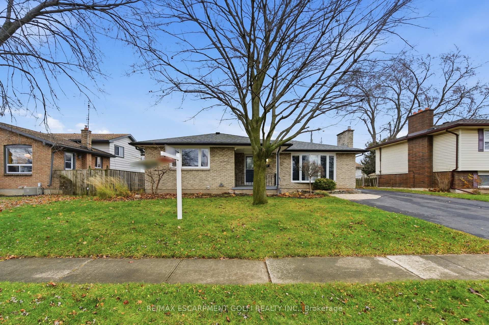 22 Colonial Street, Welland, ON L3C 5W5 - Photo 1