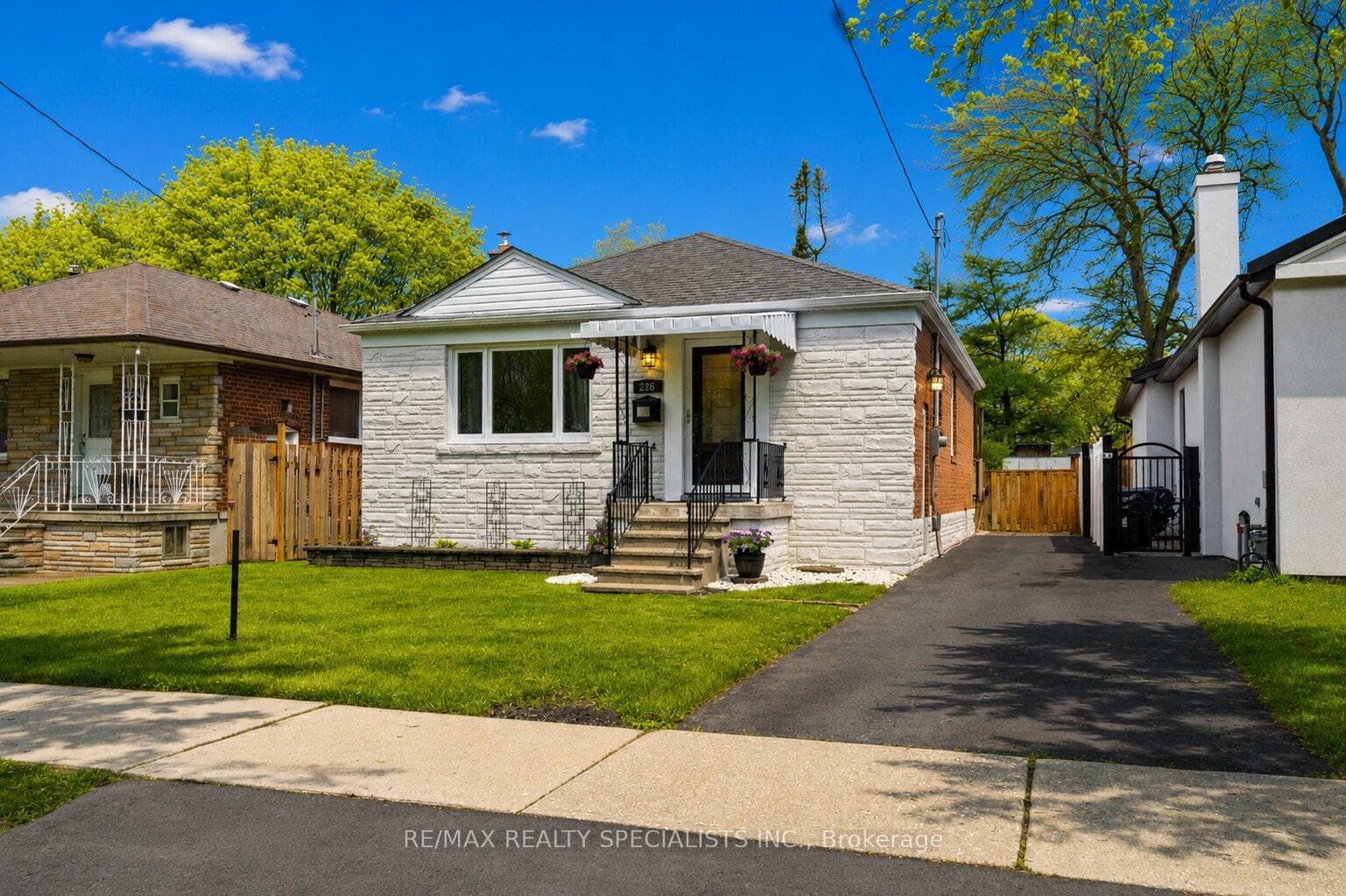 226 Thirtieth Street, Liberty Village / Parkdale / South Parkdale, ON M8W 3E1 - Photo 1