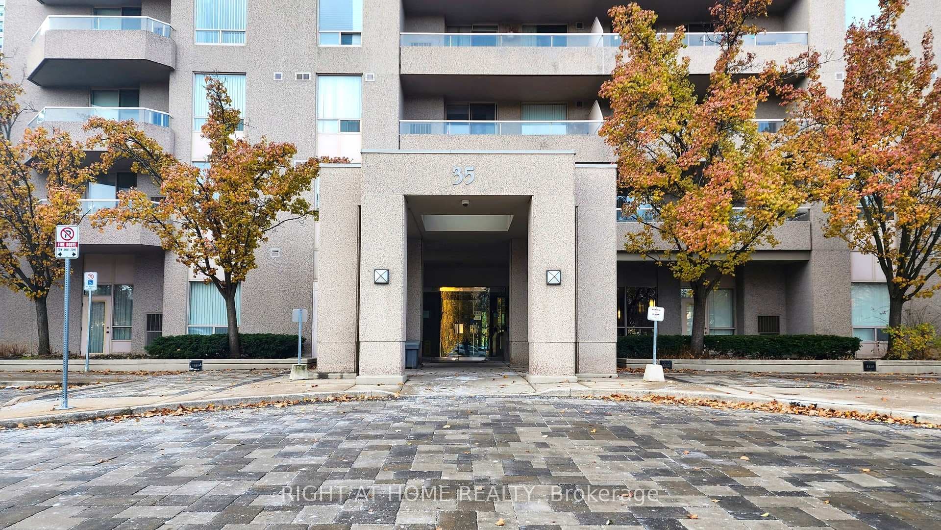 35 Empress Avenue Unit 207, Willowdale / Newtonbrook, ON M2N 6T3 - Photo 1