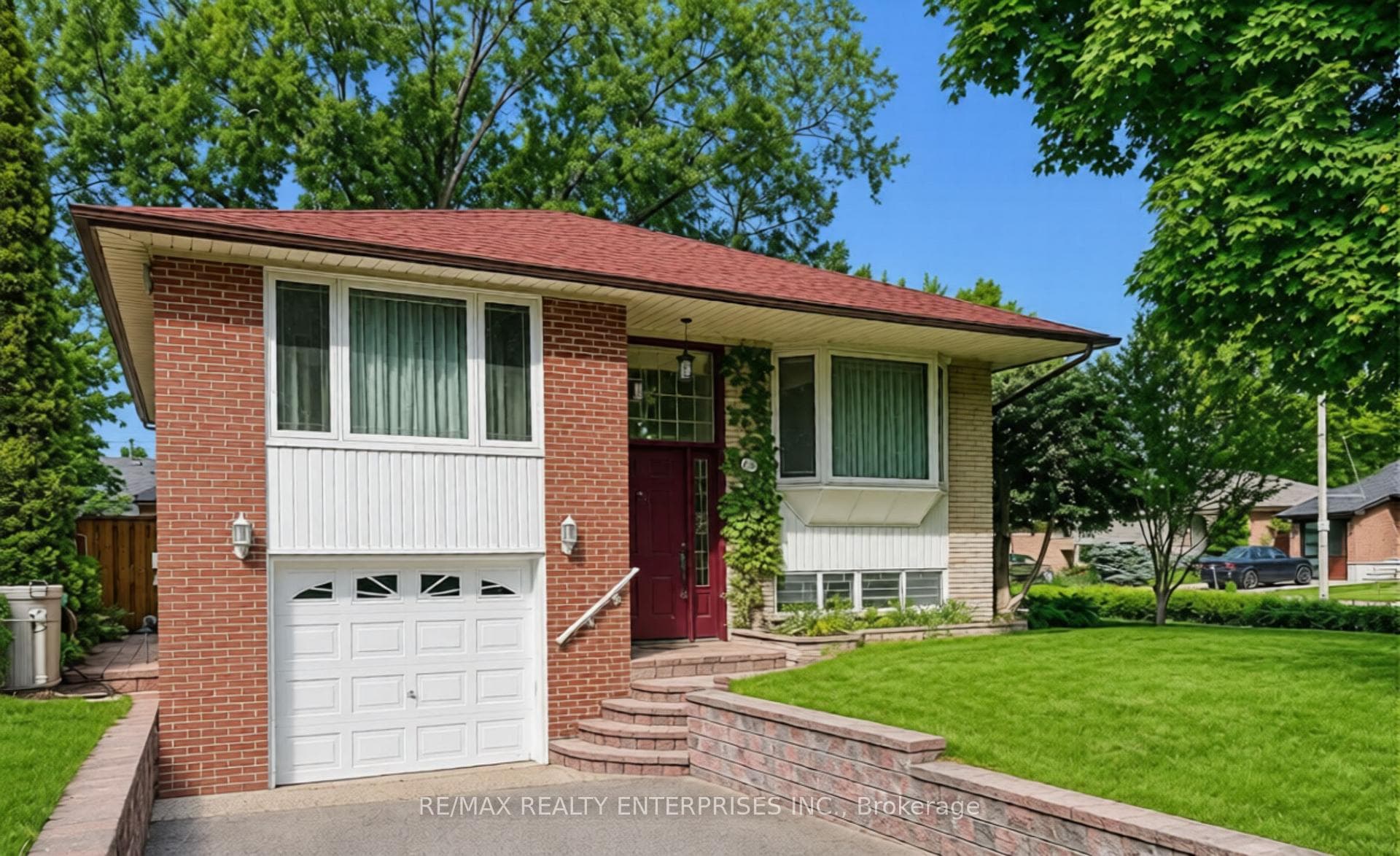 1571 Muir Road, Mississauga, ON L5E 2J3 - Photo 1