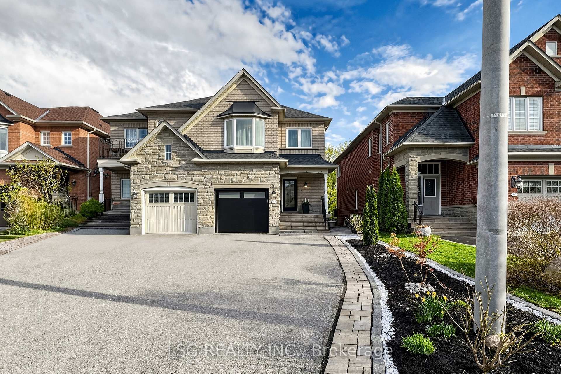 69 Gamble Glen Crescent, Richmond Hill