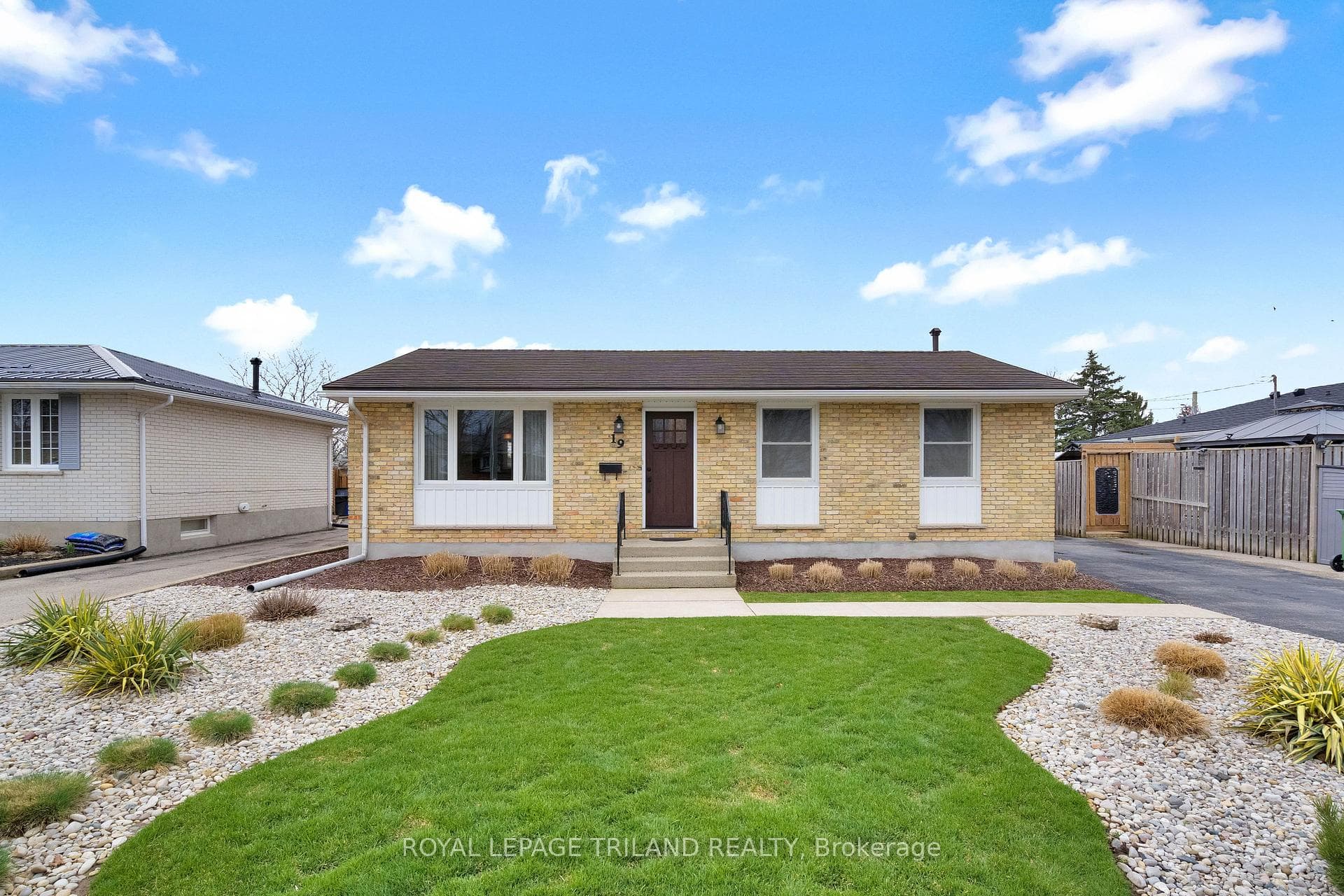 19 Sparta Street, St. Thomas, ON N5R 5H1 - Photo 1