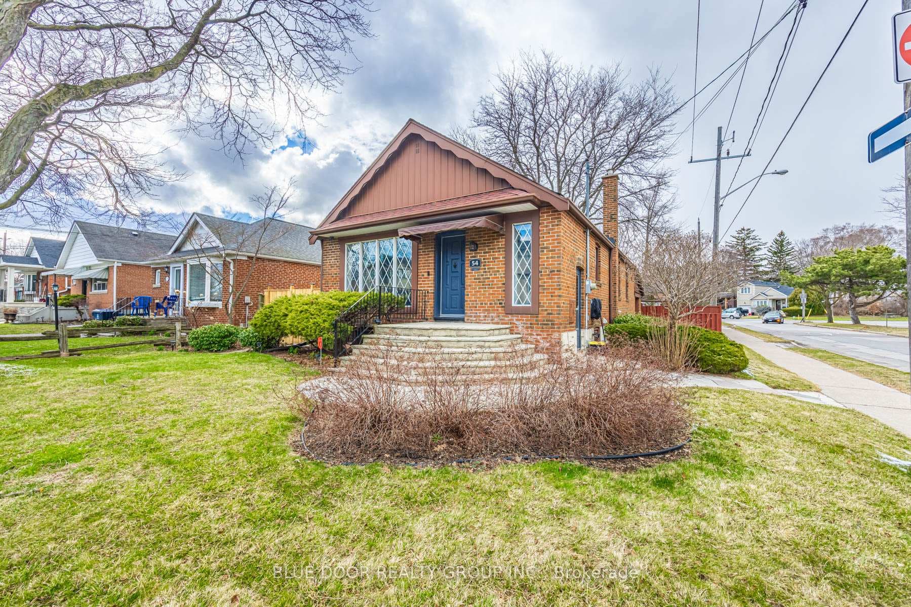 54 Glenshaw Crescent, Danforth / East York, ON M4B 2C9 - Photo 1