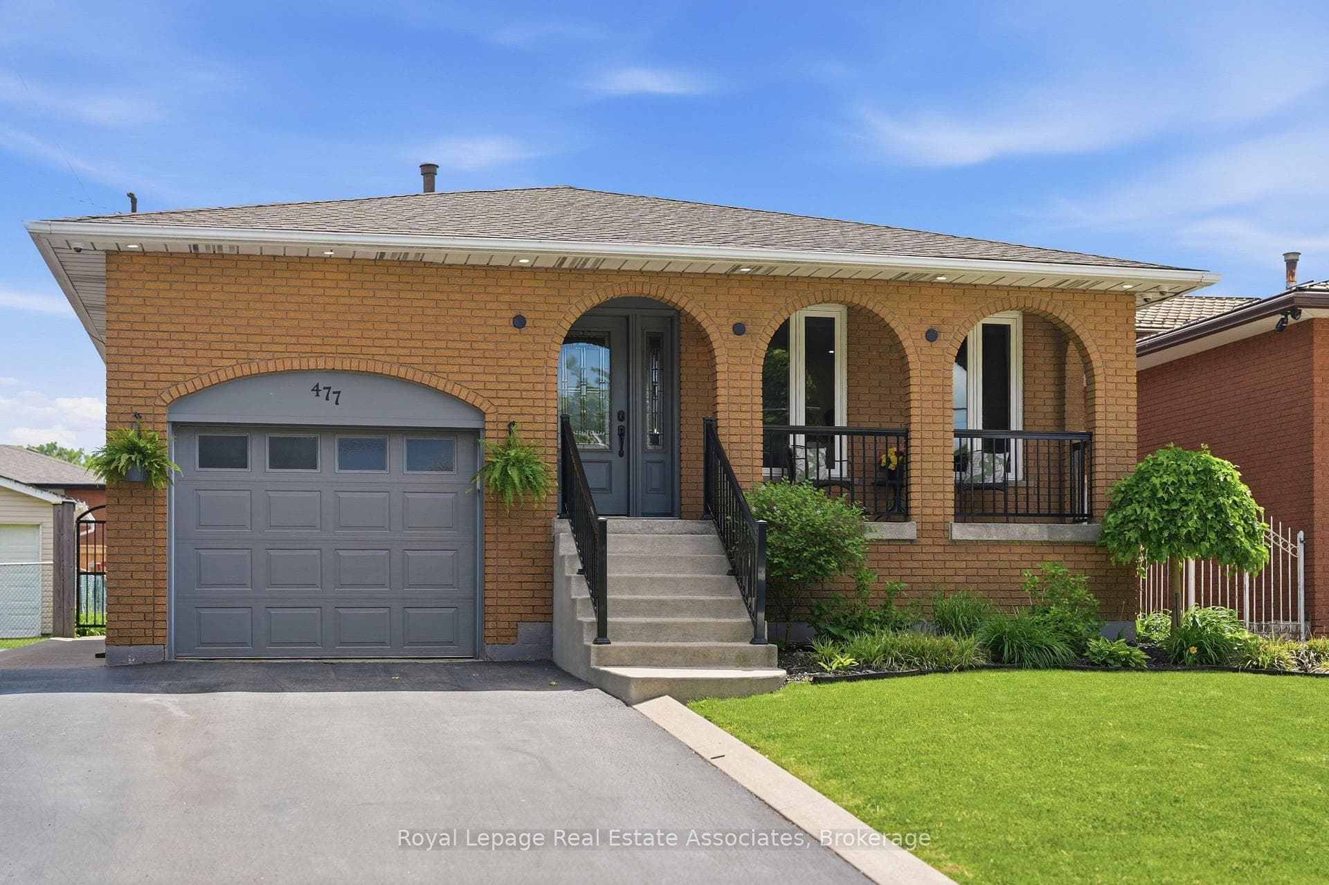 477 Queen Victoria Drive, Hamilton, ON L8W 1G8 - Photo 1