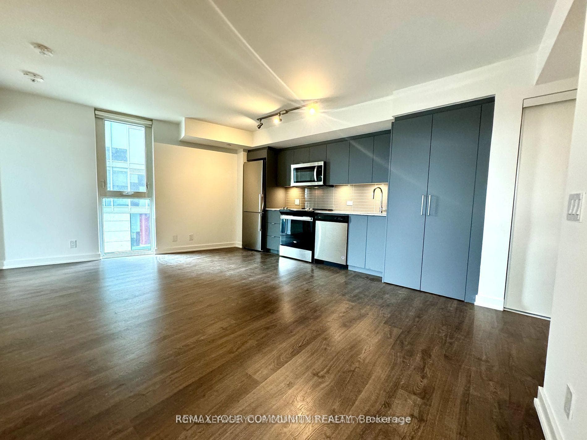 30 Tretti Way Unit 223, North York (Bathurst Manor / Clanton Park), ON M3H 0E3 - Photo 1