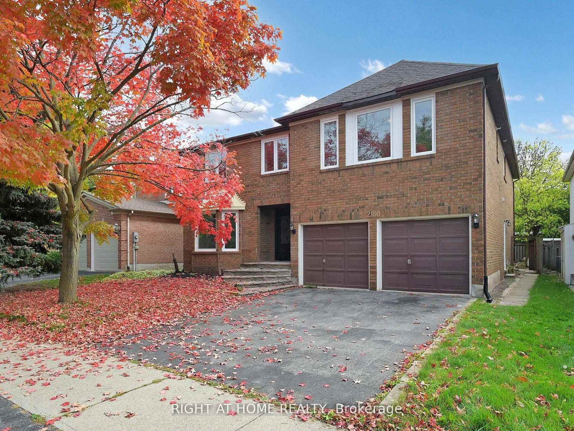 2180 Lumberman Lane, Oakville, ON L6M 2Y7 - Photo 1