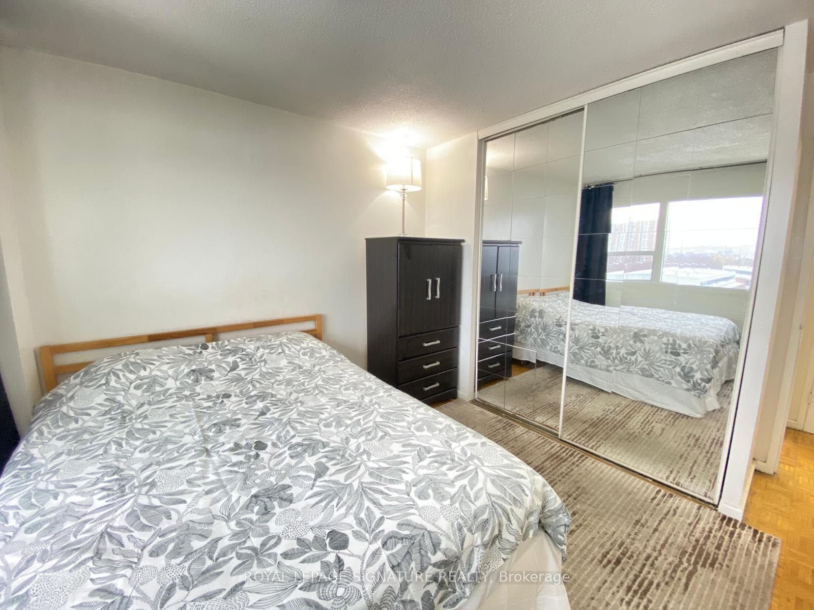 100 Leeward Glenway Unit 912, Flemingdon Park / Don Mills, ON M3C 2Z1 - Photo 1