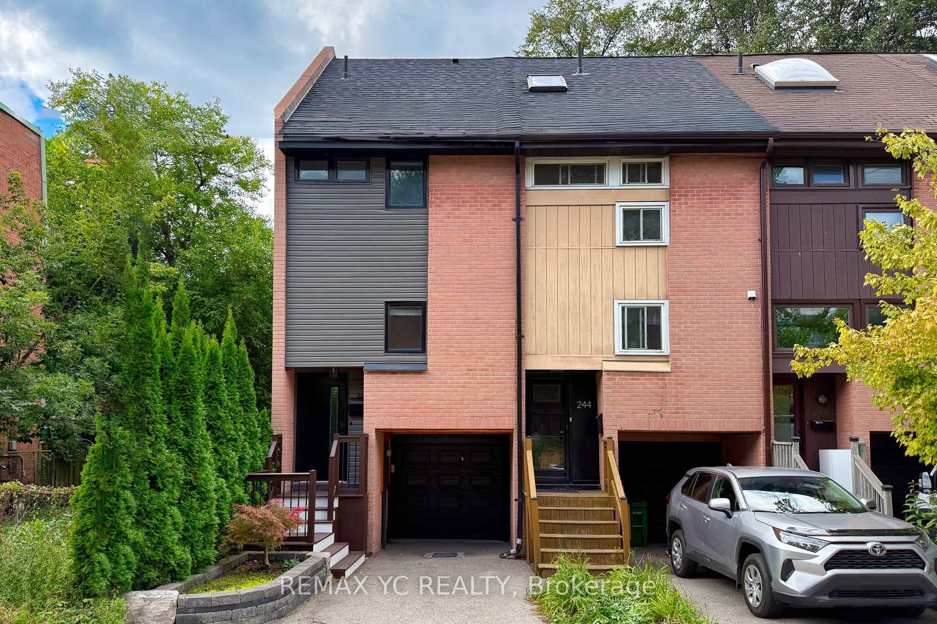 242 Milan Street, Regent Park / Cabbagetown / St. James Town, ON M5A 3Z6 - Photo 1