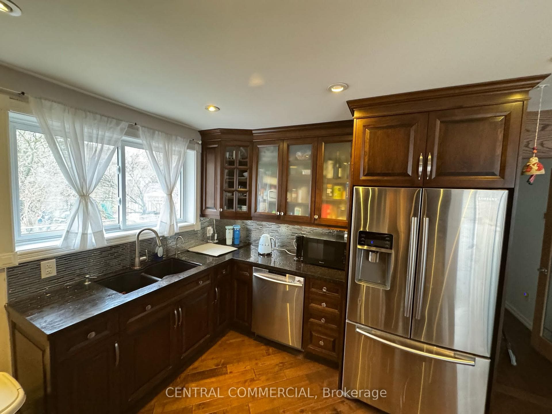 21 Jones Court, Aurora, ON L4G 2B7 - Photo 1