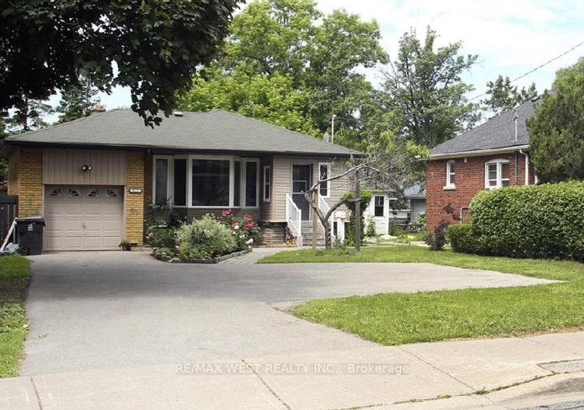 812 Kennedy Road, Dorset Park / Kennedy Park, ON M1K 2C8 - Photo 1