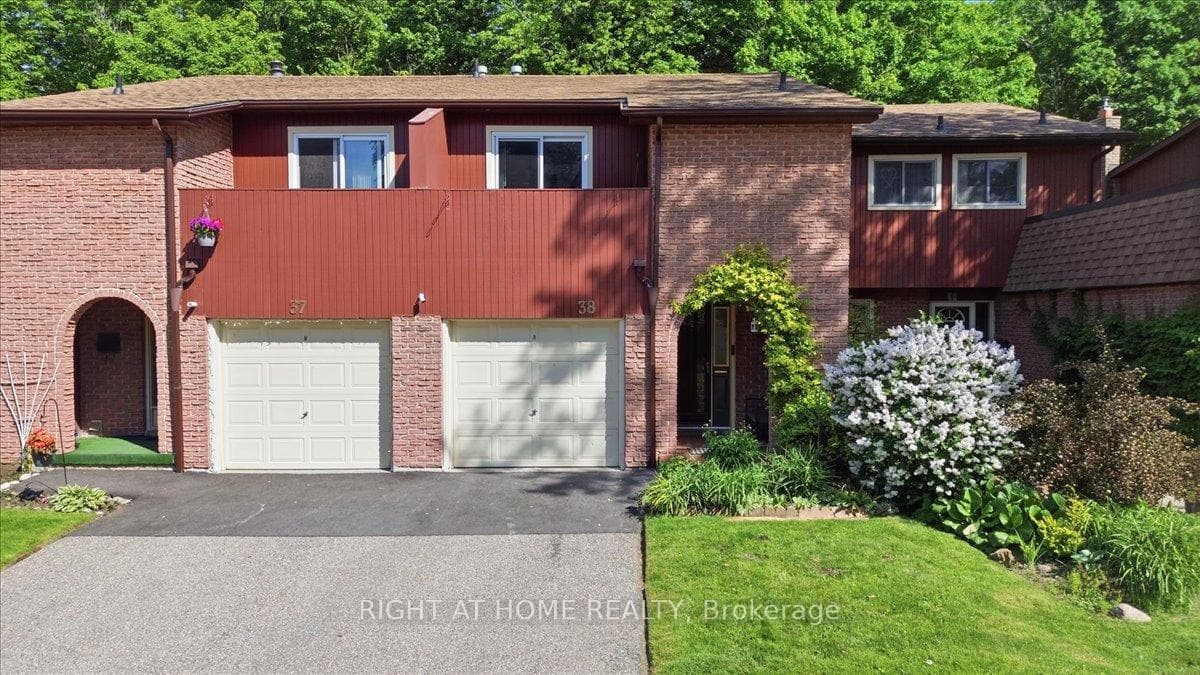 2301 Cavendish Drive Unit 38, Burlington, ON L7P 3M3 - Photo 1