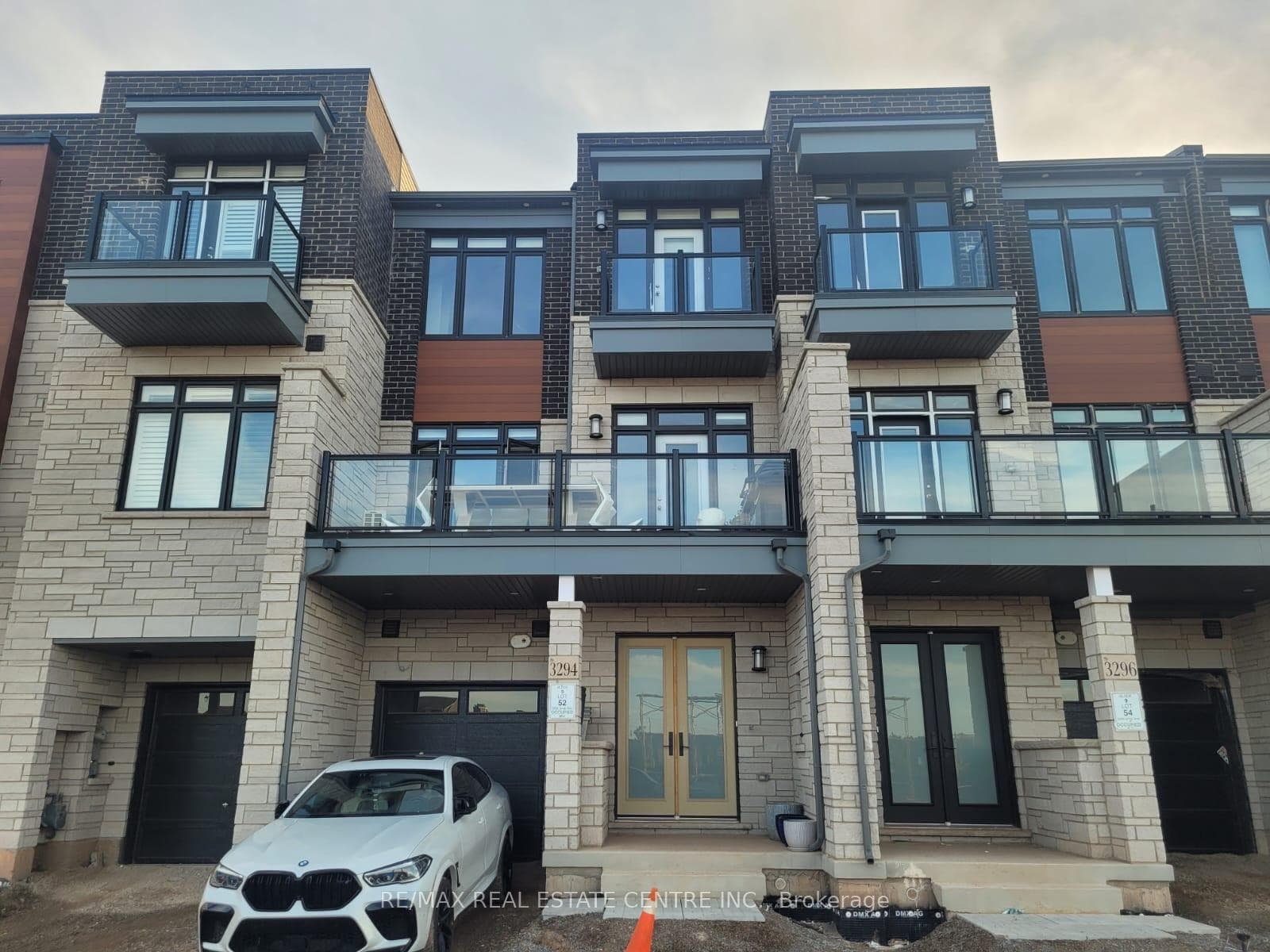 3294 umar Avenue, Oakville, ON L6M 4K1 - Photo 1