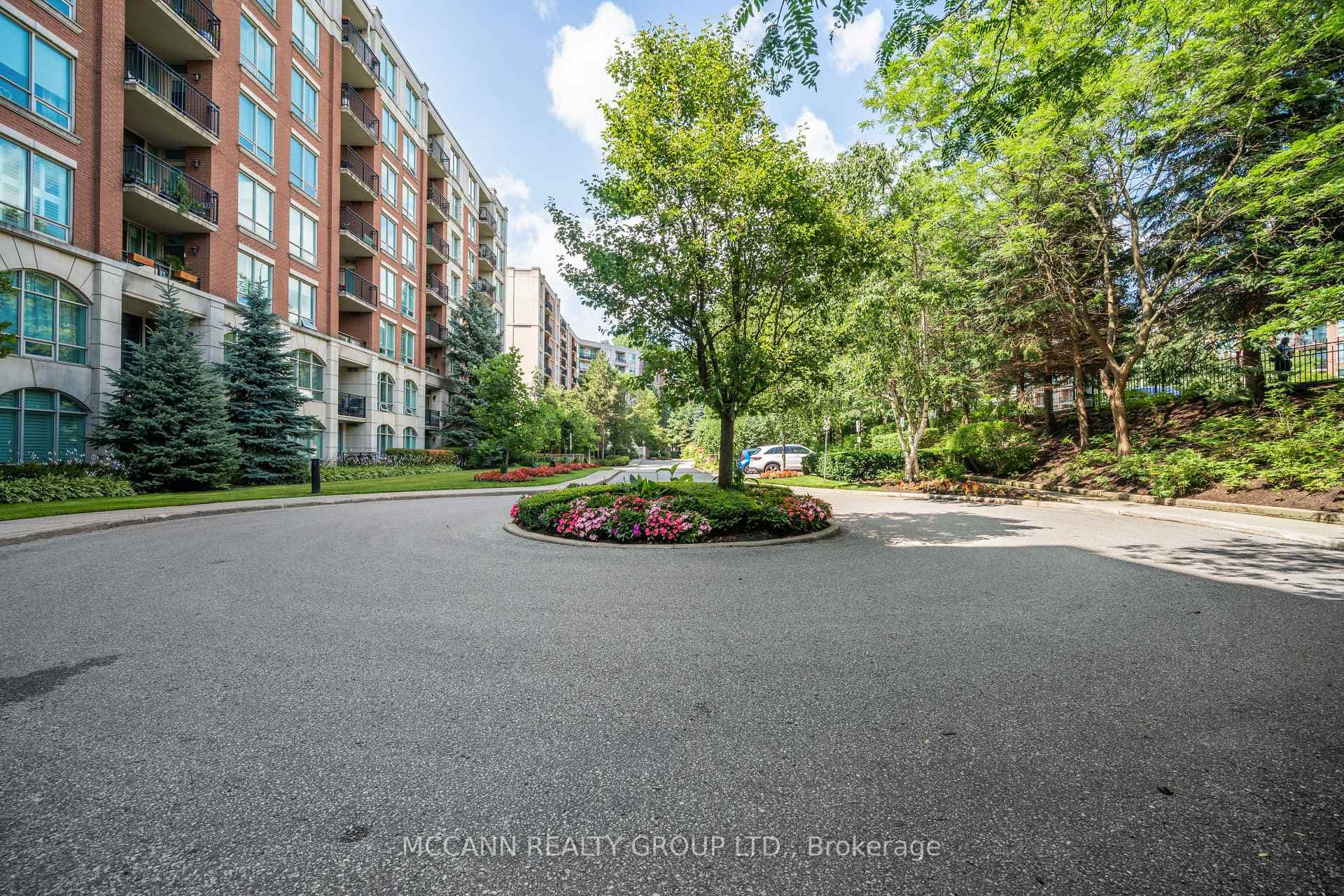 18 William Carson Crescent Unit 614, Bridle Path / York Mills / Hoggs Hollow, ON M2P 2G6 - Photo 1