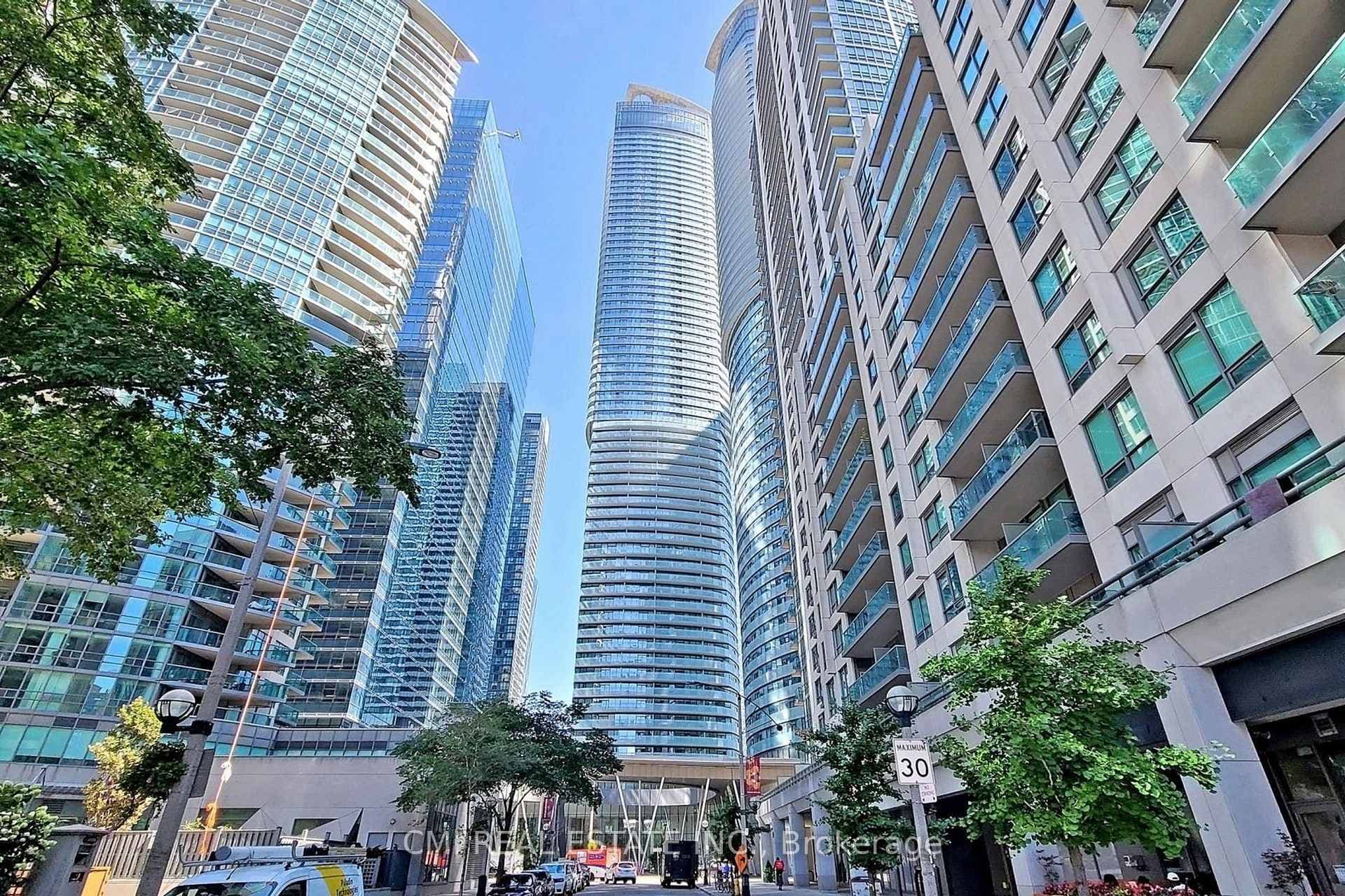 14 York Street Unit 3610, Downtown Toronto / Waterfront, ON M5J 2Z2 - Photo 1