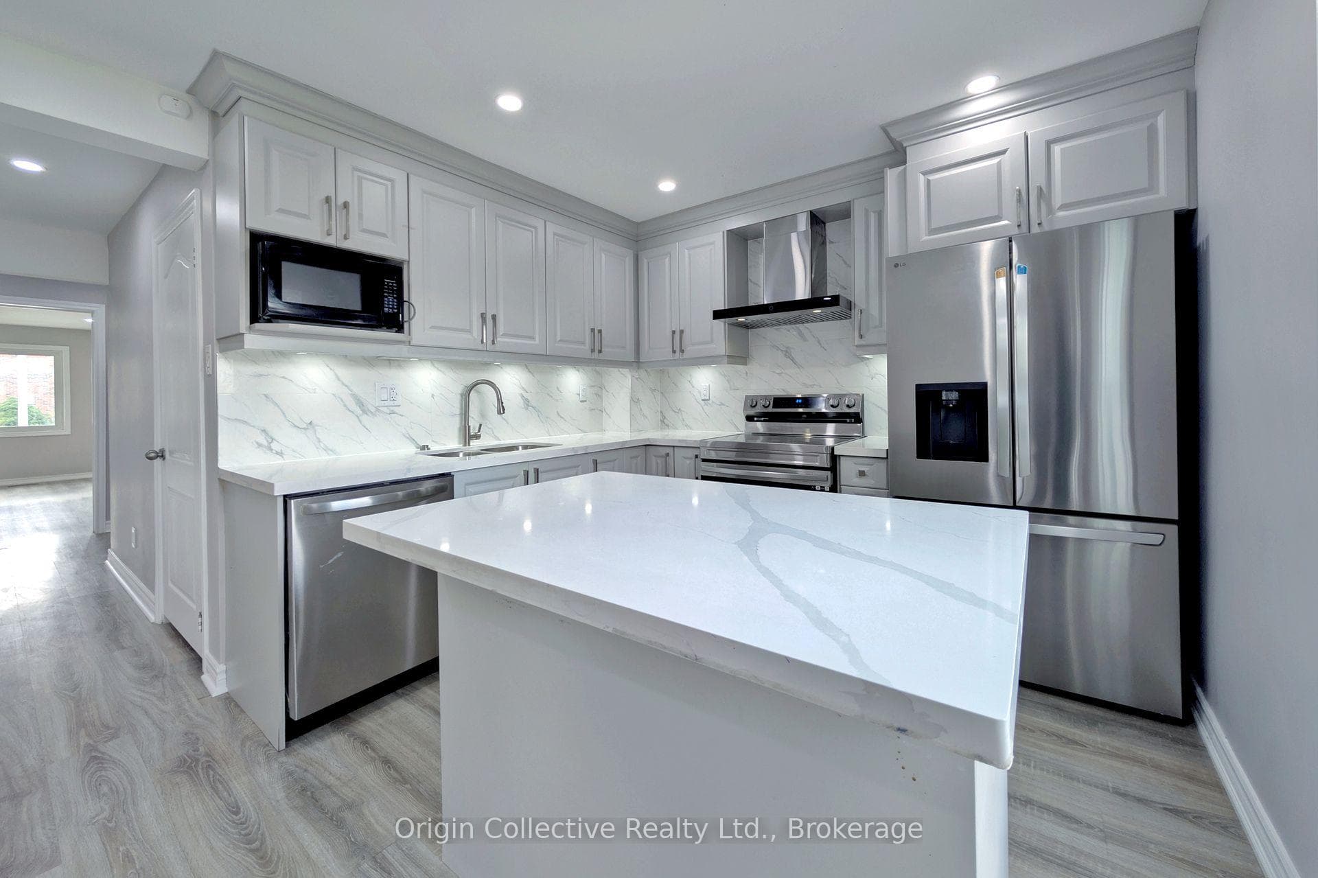 47 Woolenscote Circle, Etobicoke (West Mall / Rexdale), ON M9V 4R6 - Photo 1