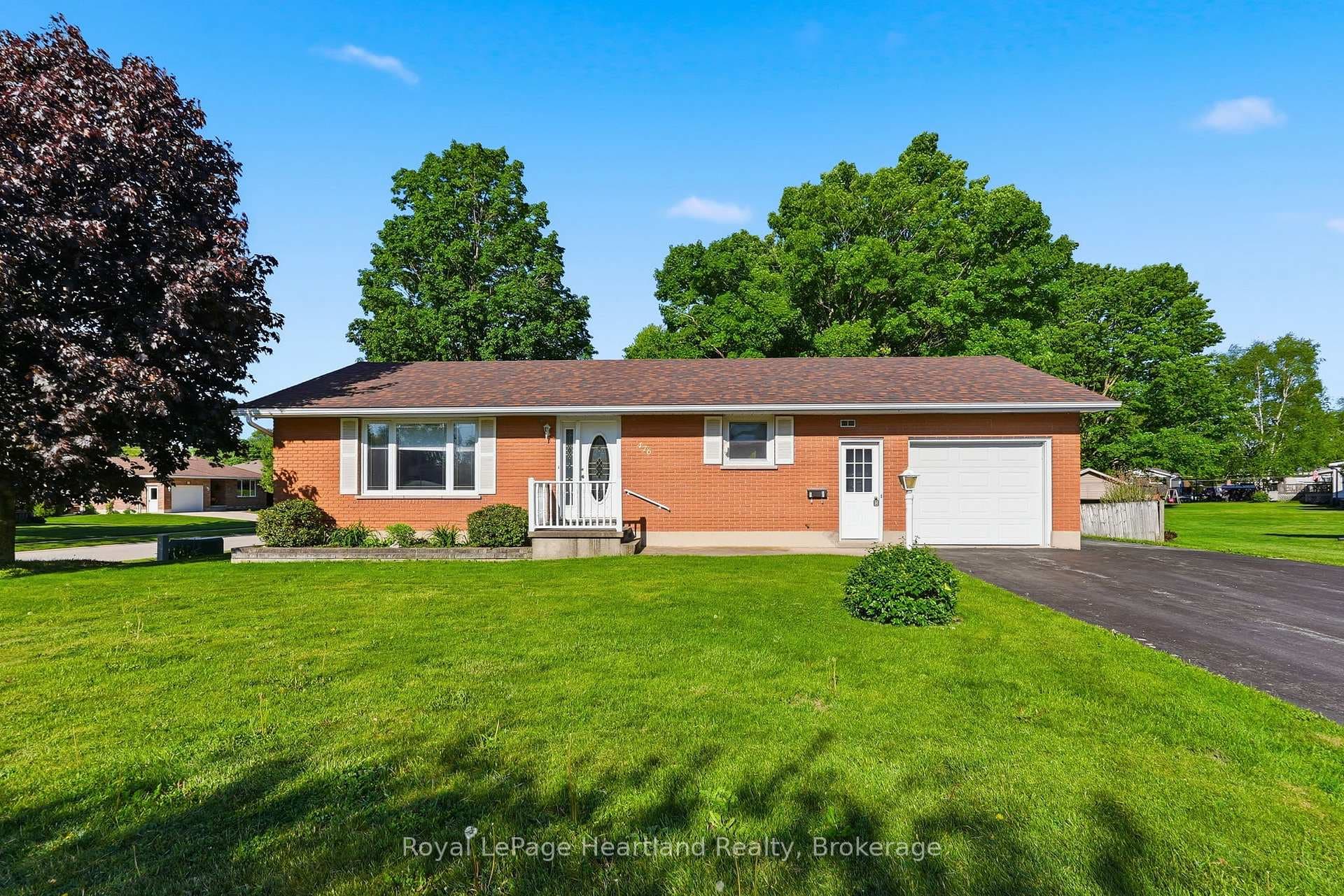476 Carling Terrace, North Huron, ON N0G 2W0 - Photo 1