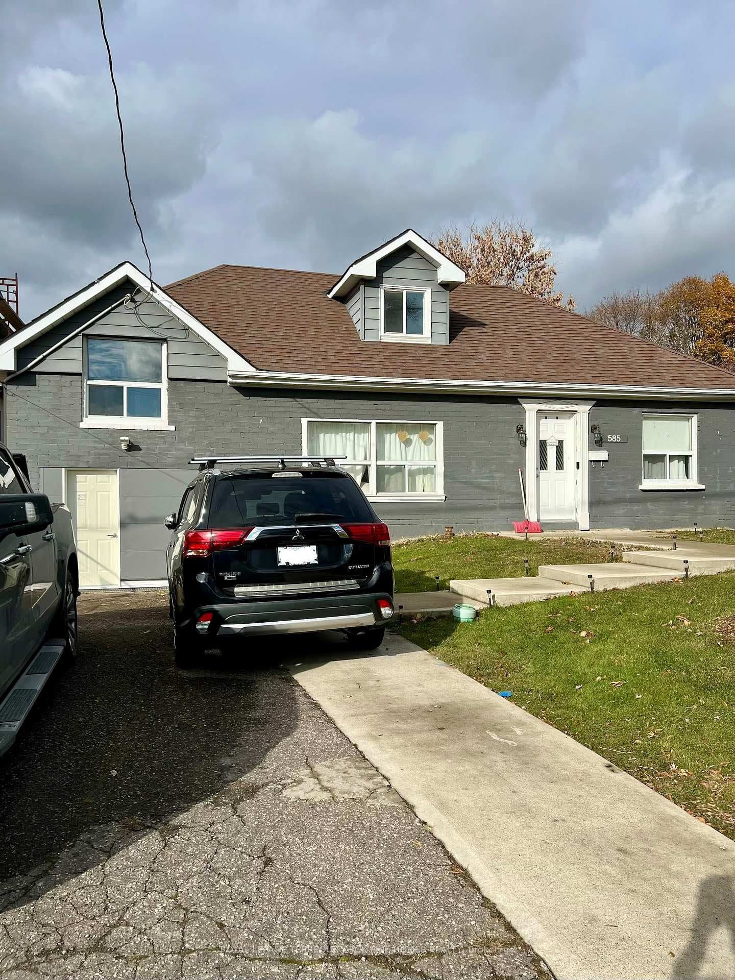 585 Byngmount Avenue Unit Upper, Mississauga, ON L5G 1R2 - Photo 1