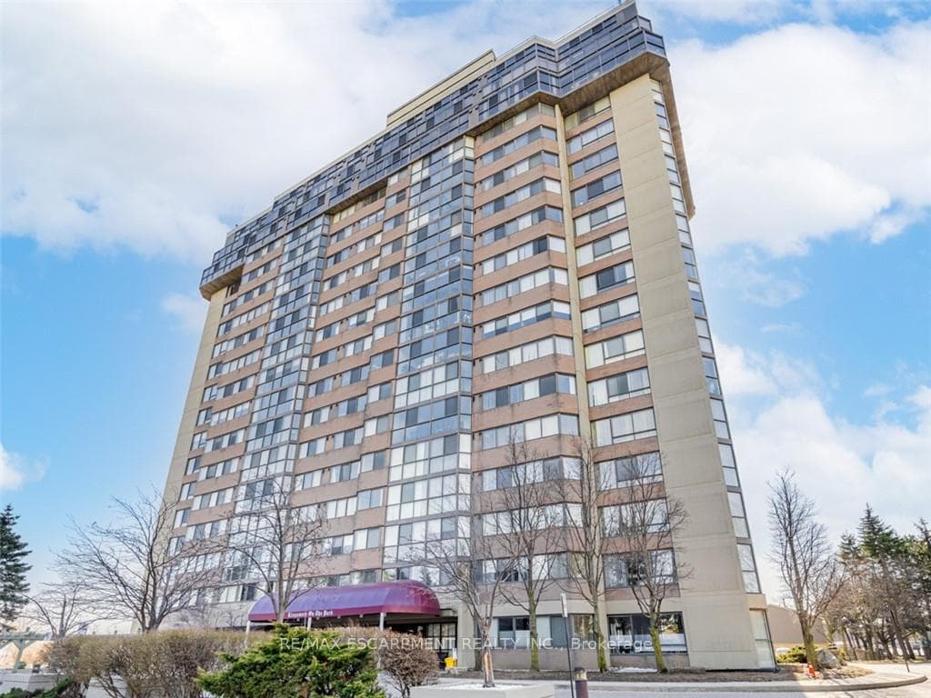 880 DUNDAS Street Unit UPH7, Mississauga, ON L5C 4H3 - Photo 1