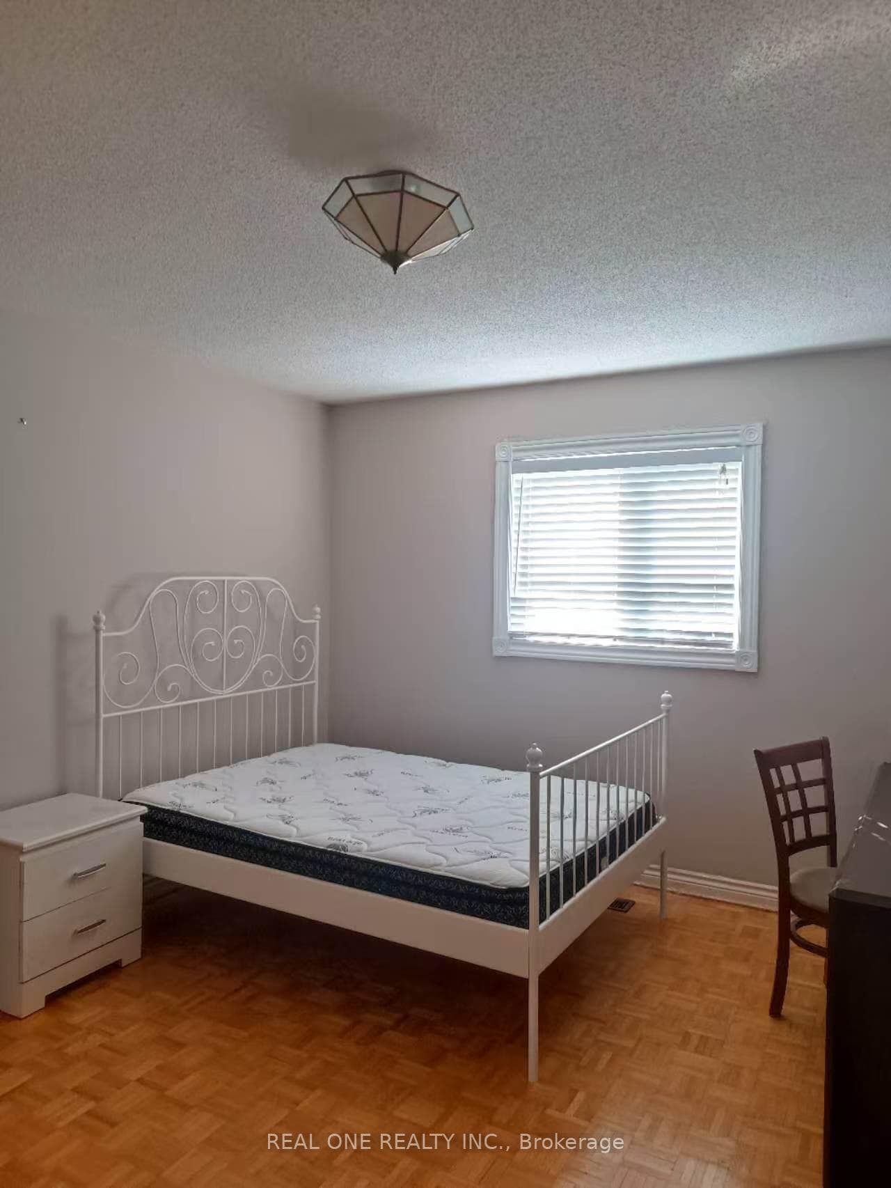 5672 Shillington Drive Unit Room 1, Mississauga, ON L5R 3N5 - Photo 1