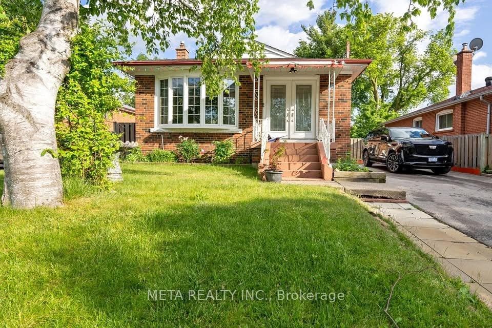 79 Chestermere Boulevard, Toronto E09