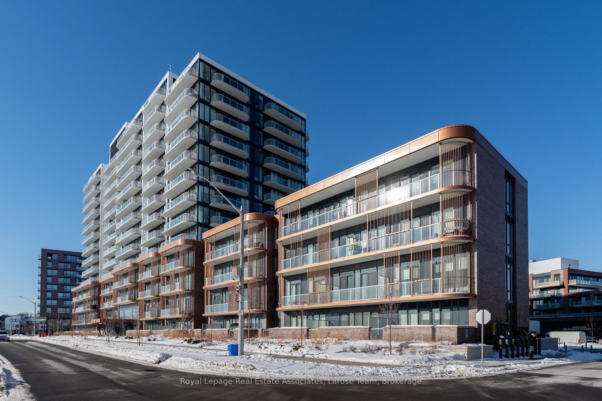 220 Missinnihe Way Unit 702, Mississauga, ON L5H 0A9 - Photo 1