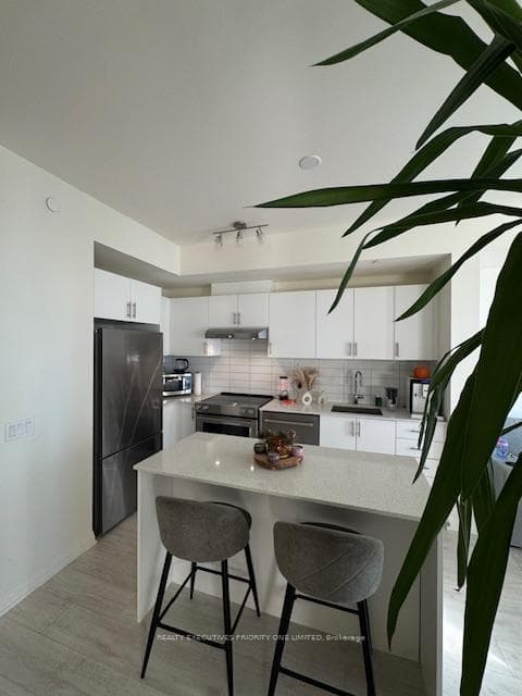 9000 Jane Street Unit 1416, Vaughan, ON L4H 0C6 - Photo 1