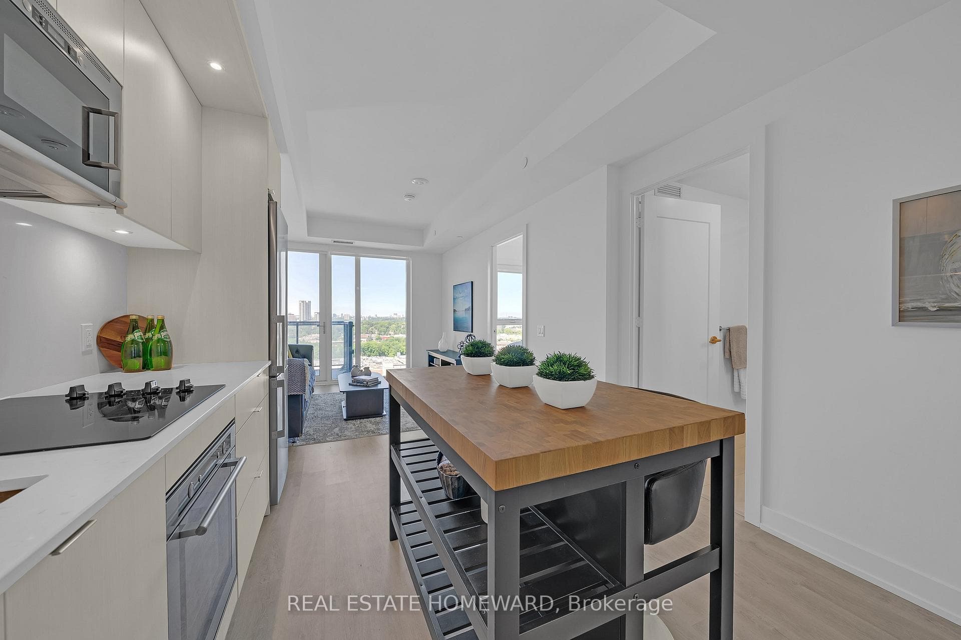 20 Inn On The Park Drive Unit 2039, Don Mills / Parkwoods / Victoria Village, ON M3C 0P8 - Photo 1