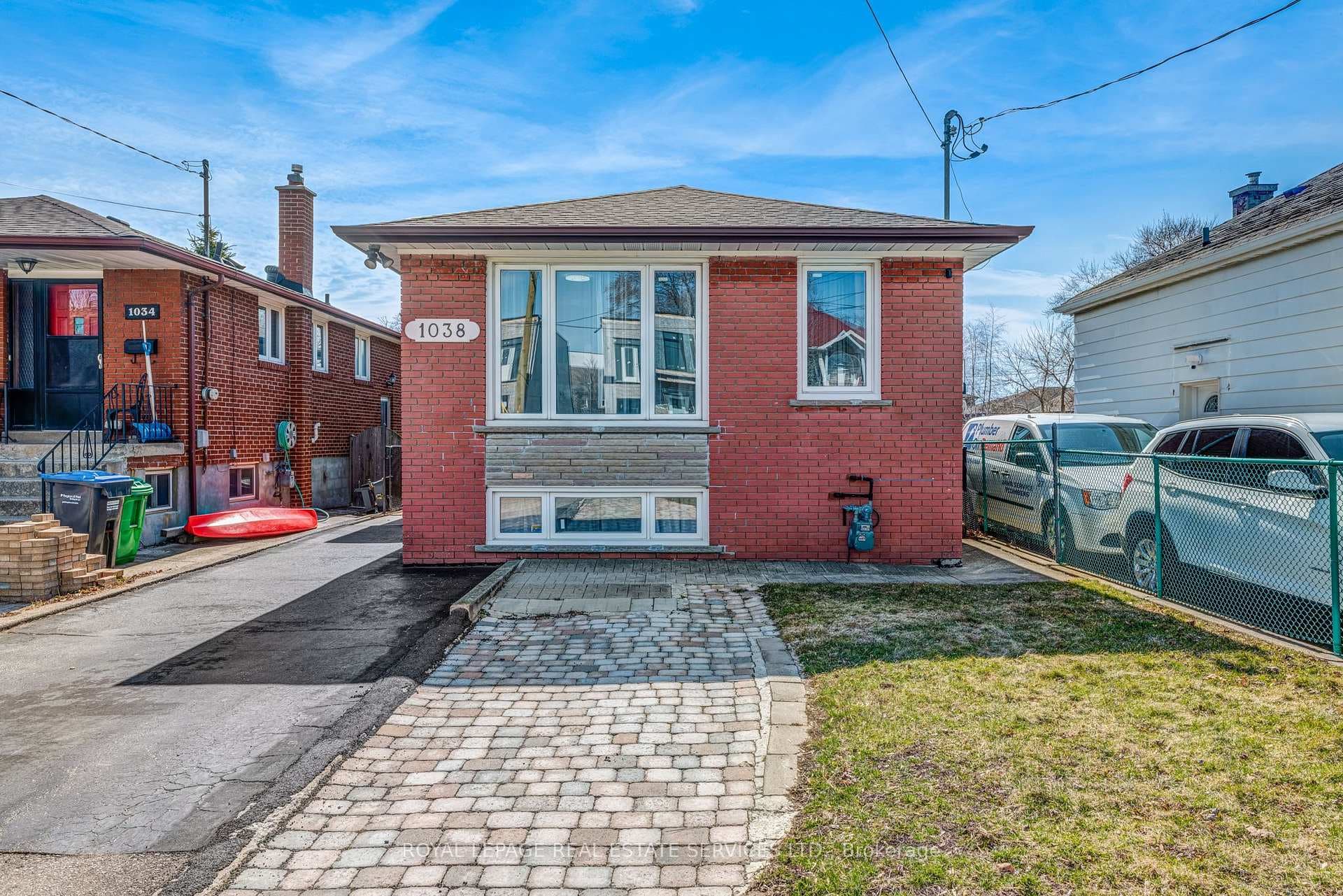1038 Alexandra Avenue, Mississauga, ON L5E 1Z8 - Photo 1