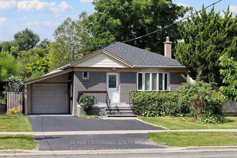 588 Brimley Road, Scarborough Town Centre, ON M1J 1B3 - Photo 1