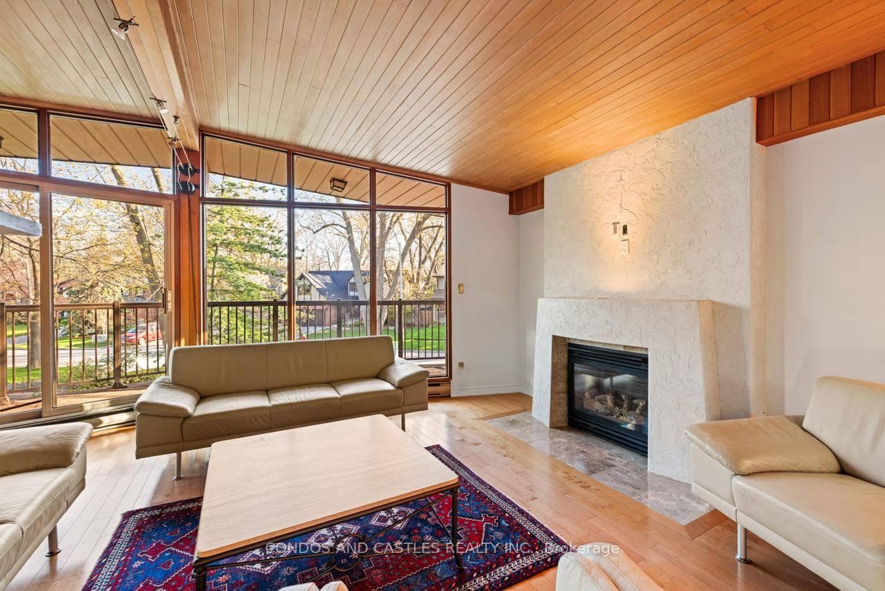 1557 Calumet Place, Mississauga, ON L5J 3B1 - Photo 1