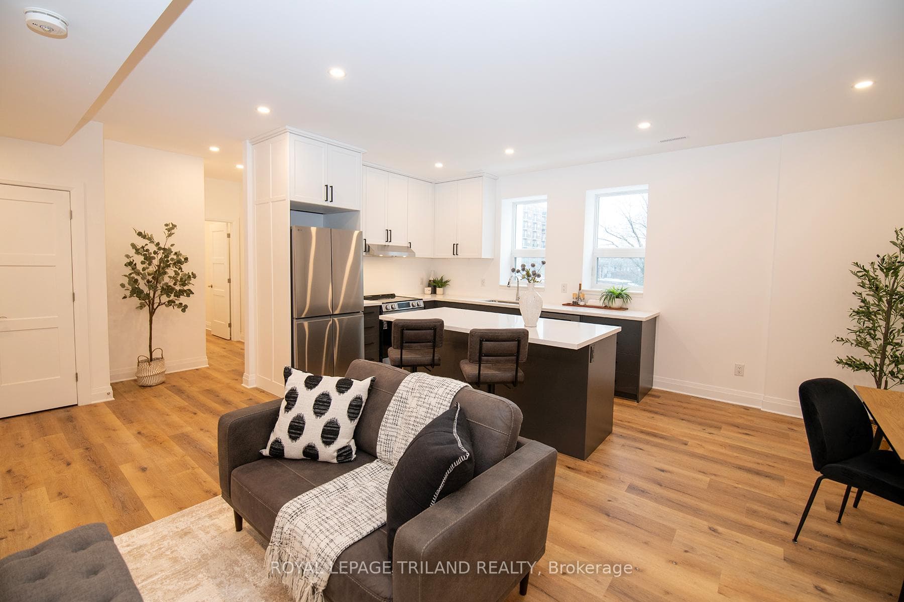 425 Dundas Street Unit 201, London East, ON N6B 1V9 - Photo 1