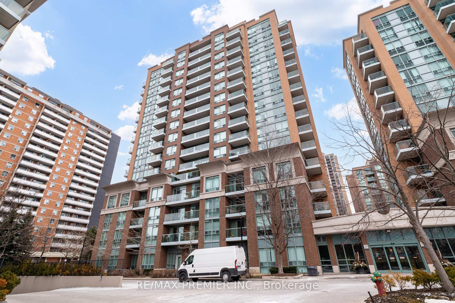 15 Michael Power Place Unit PH06, Etobicoke (Islington / Rexdale), ON M9A 5G4 - Photo 1