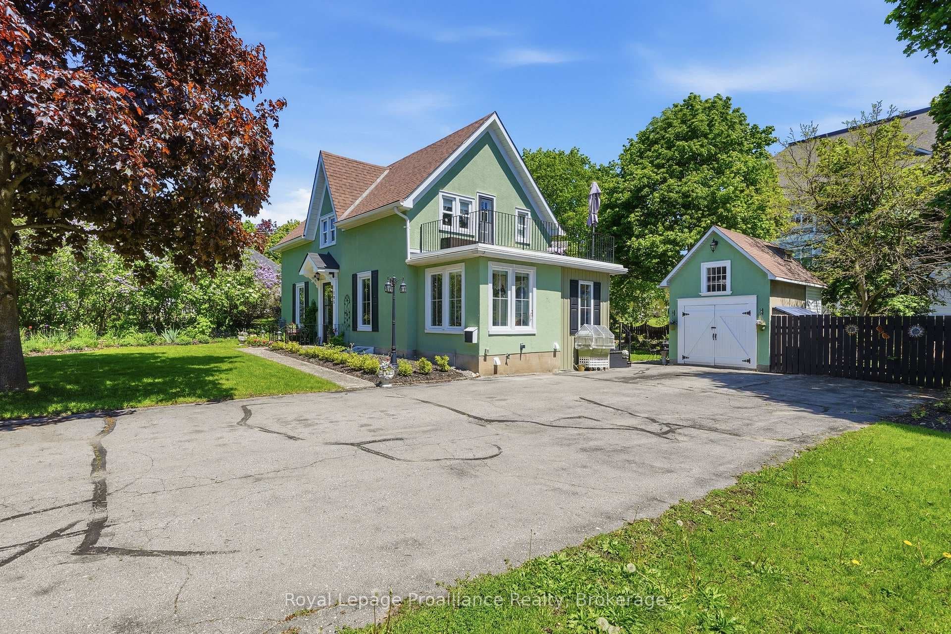 195 Maclellan Avenue, Quinte West, ON K8V 5J5 - Photo 1