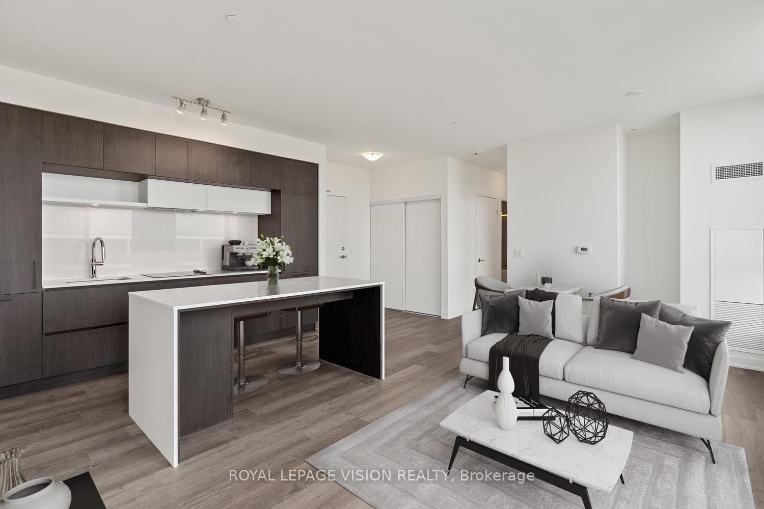 6 David Eyer Road Unit 907, Richmond Hill