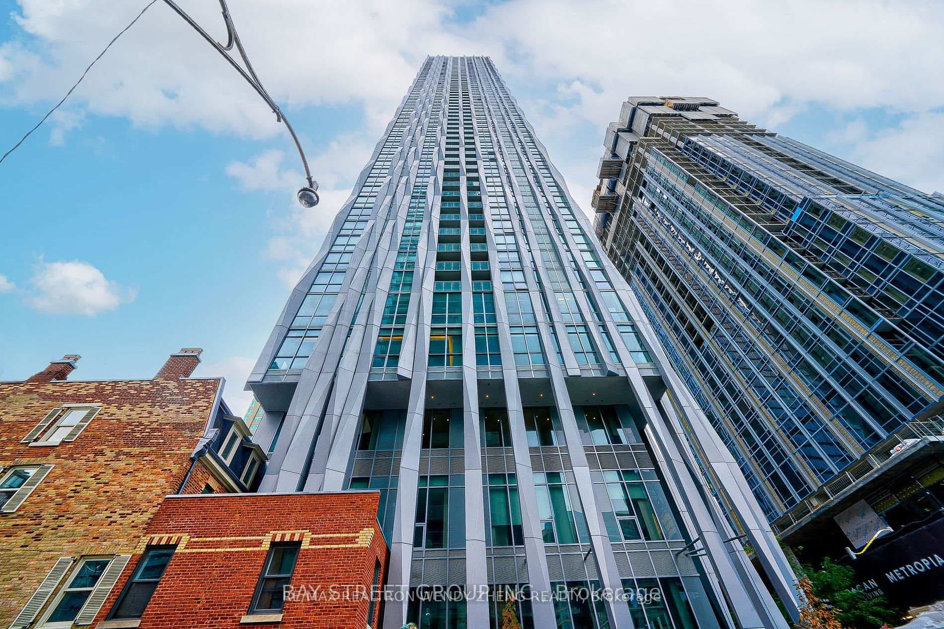 1 Yorkville Avenue Unit 1904, Toronto C02