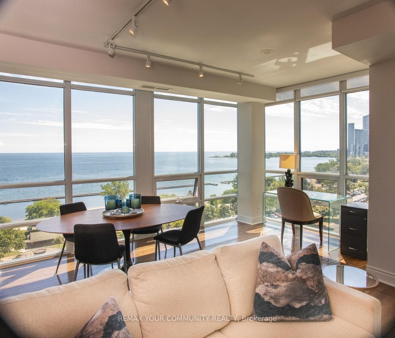 1910 Lake Shore Boulevard Unit 1108, High Park / Junction / Roncesvalles, ON M6S 1A2 - Photo 1