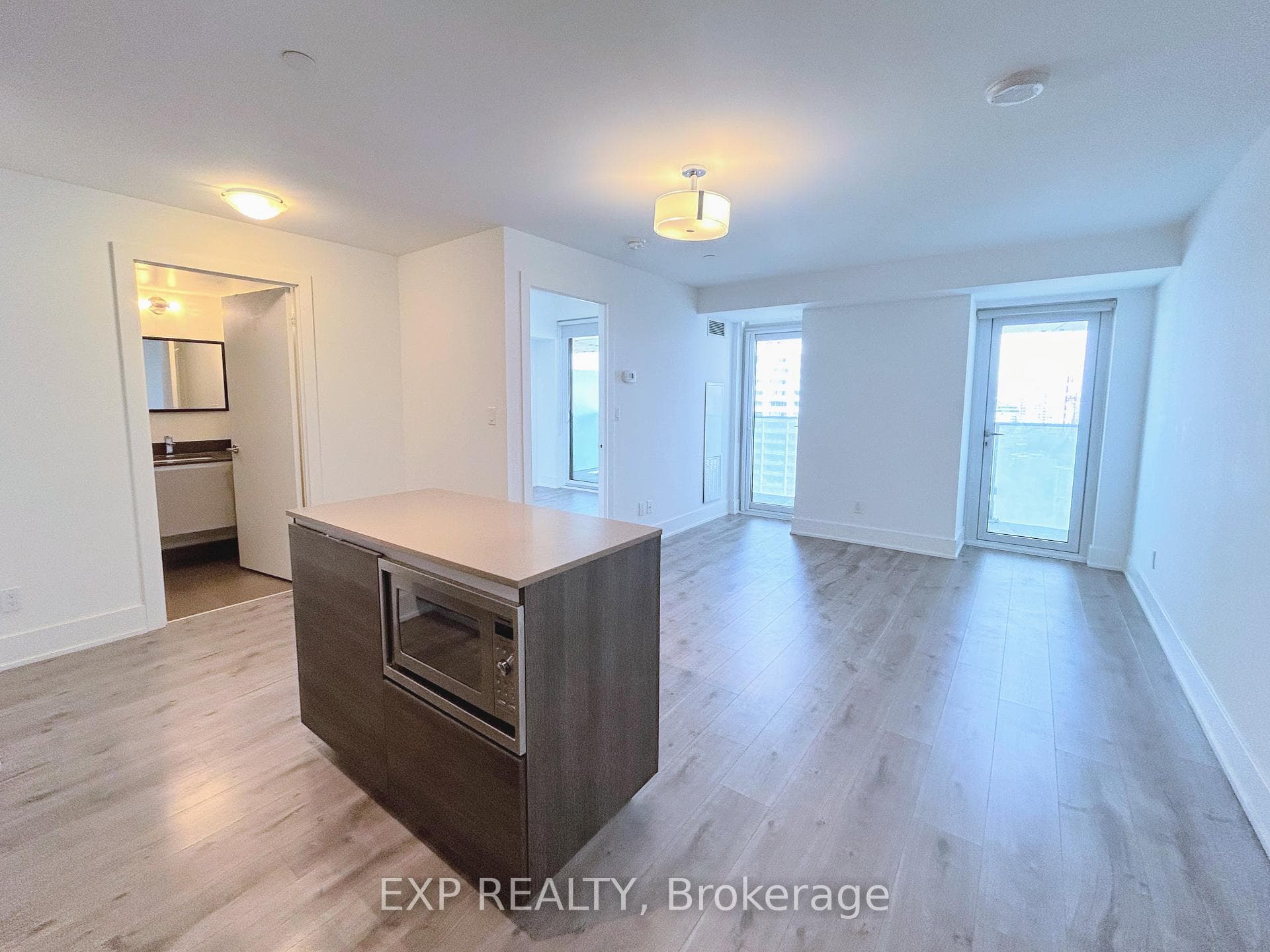 200 Bloor Street Unit 1608, Annex / Yorkville / Summerhill, ON M5S 1T8 - Photo 1