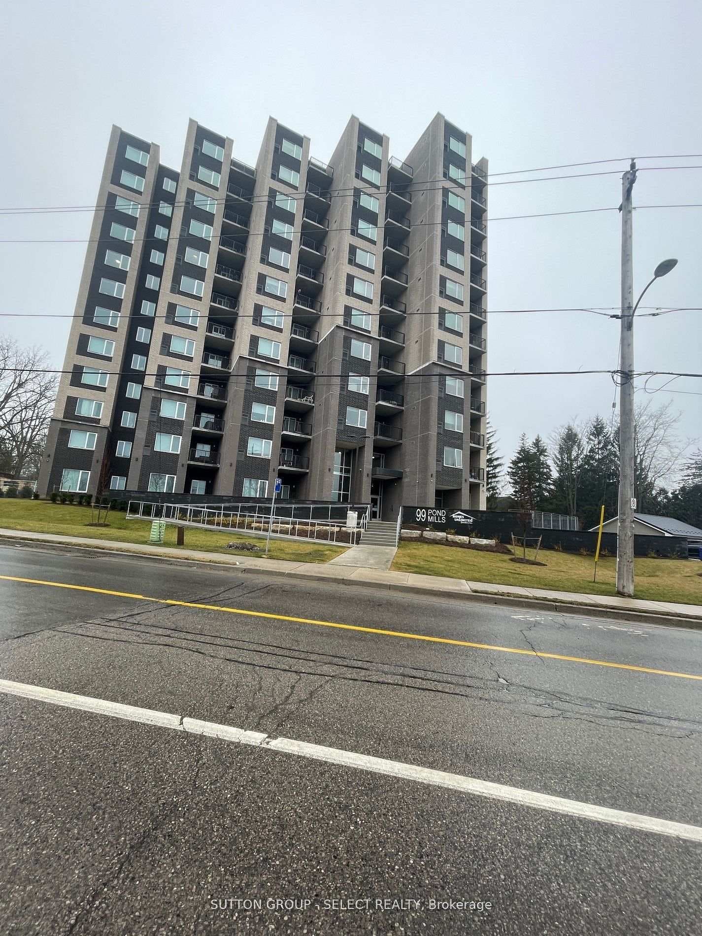99 POND MILLS Road Unit 607, London South, ON N5Z 3X3 - Photo 1