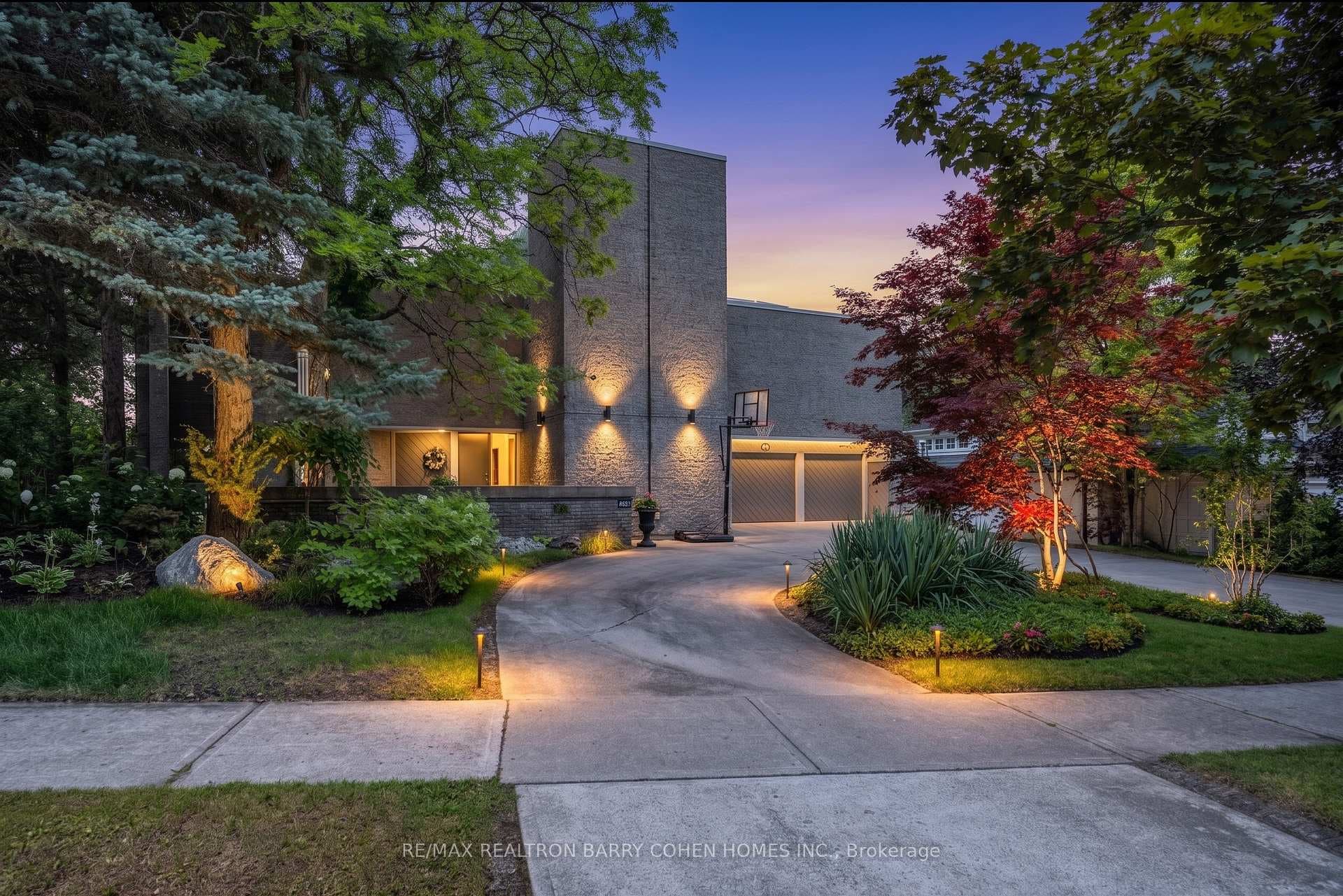 10 Penwood Crescent, Don Mills / Parkwoods / Victoria Village, ON M3B 2B9 - Photo 1