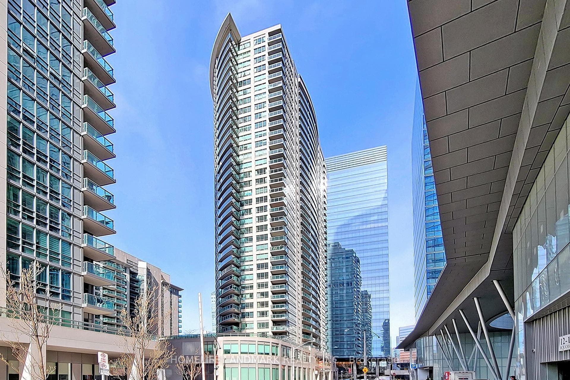 30 Grand Trunk Crescent Unit 901, Downtown Toronto / Waterfront, ON M5J 3A4 - Photo 1