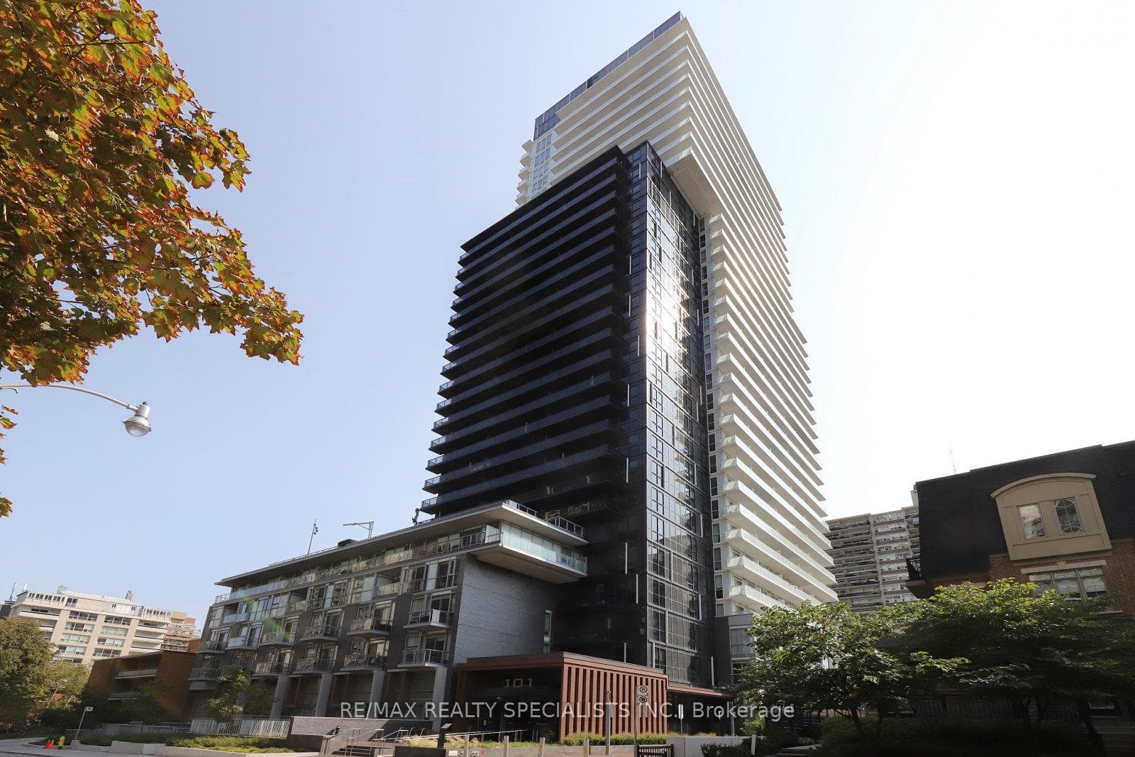 101 Erskine Avenue Unit 417, Leaside / Davisville, ON M4P 1Y5 - Photo 1