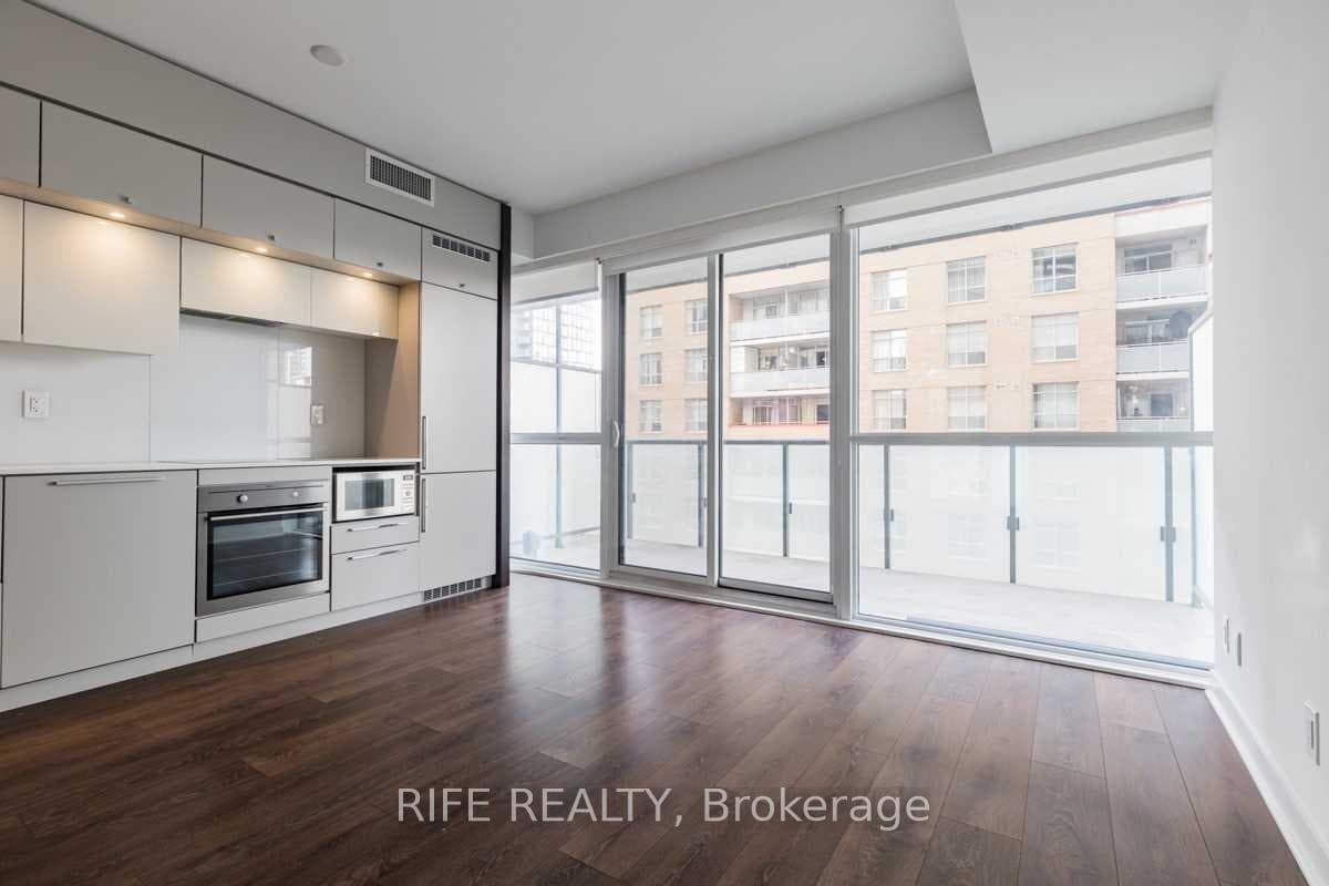 15 Grenville Street Unit 706, Toronto C01