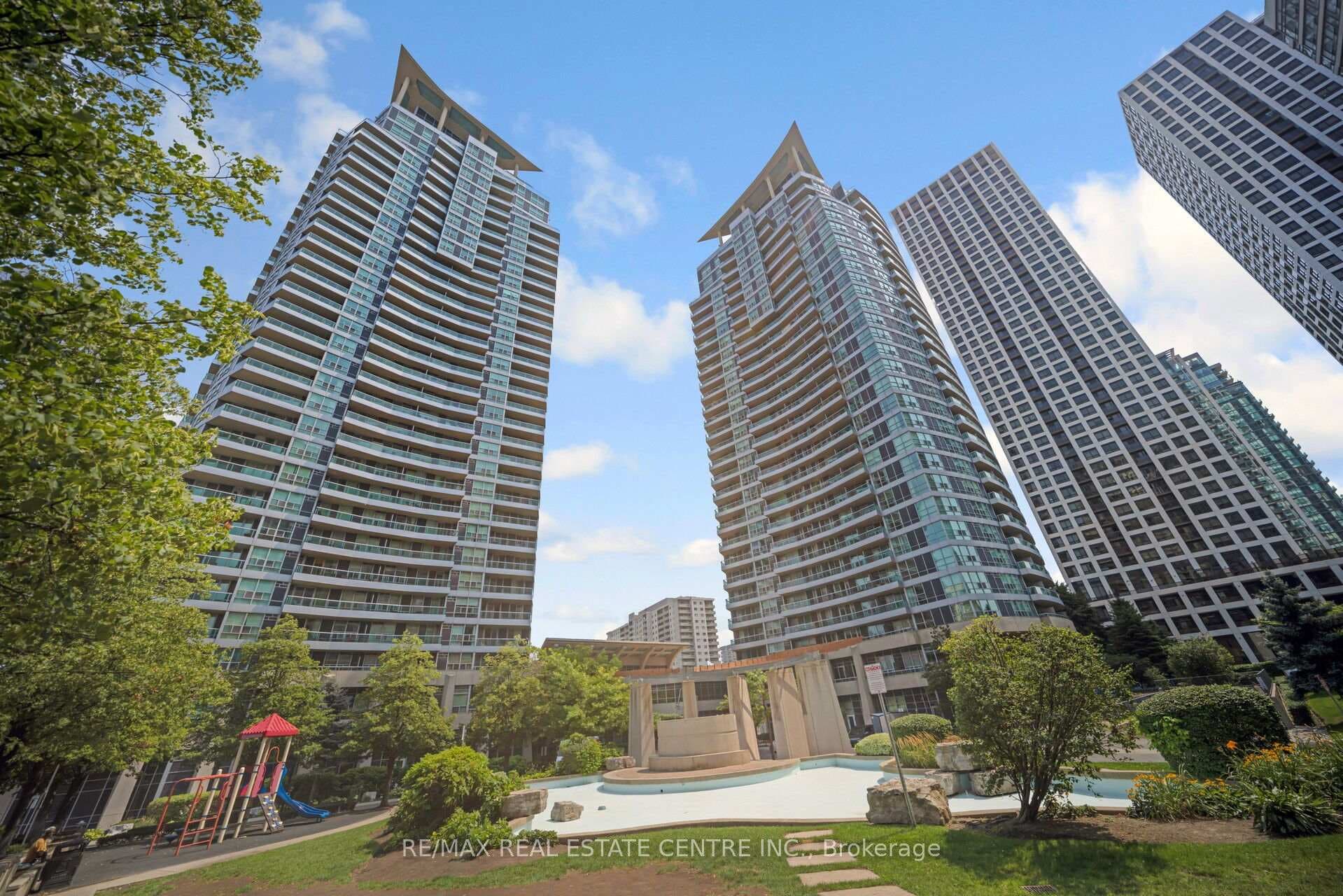 1 Elm Drive Unit 302, Mississauga, ON L5B 4M1 - Photo 1