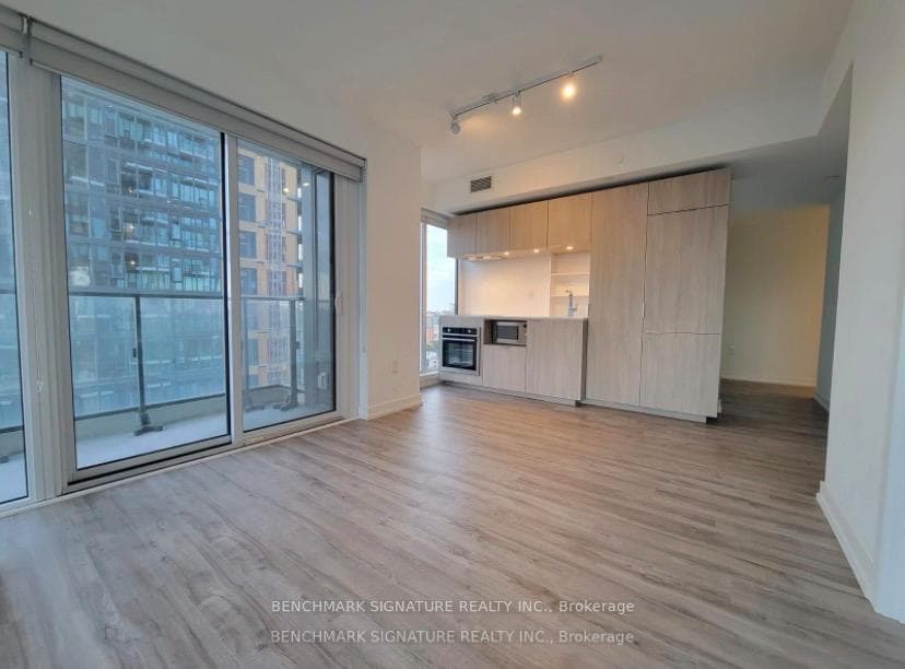 77 Shuter Street Unit 1810, Regent Park / Cabbagetown / St. James Town, ON M5B 0B8 - Photo 1