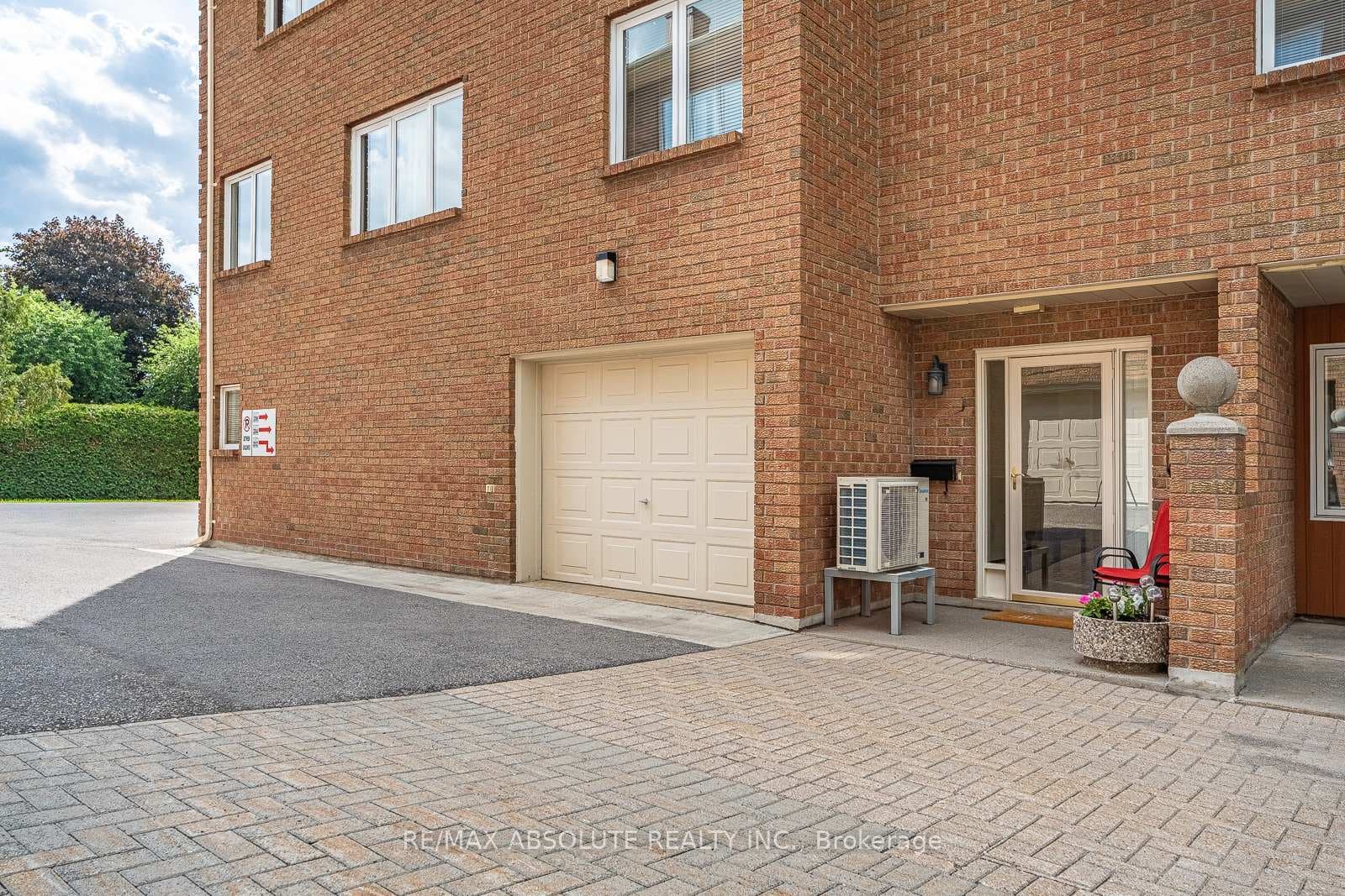 206 Stratas Court, Kanata, ON K2L 3K5 - Photo 1