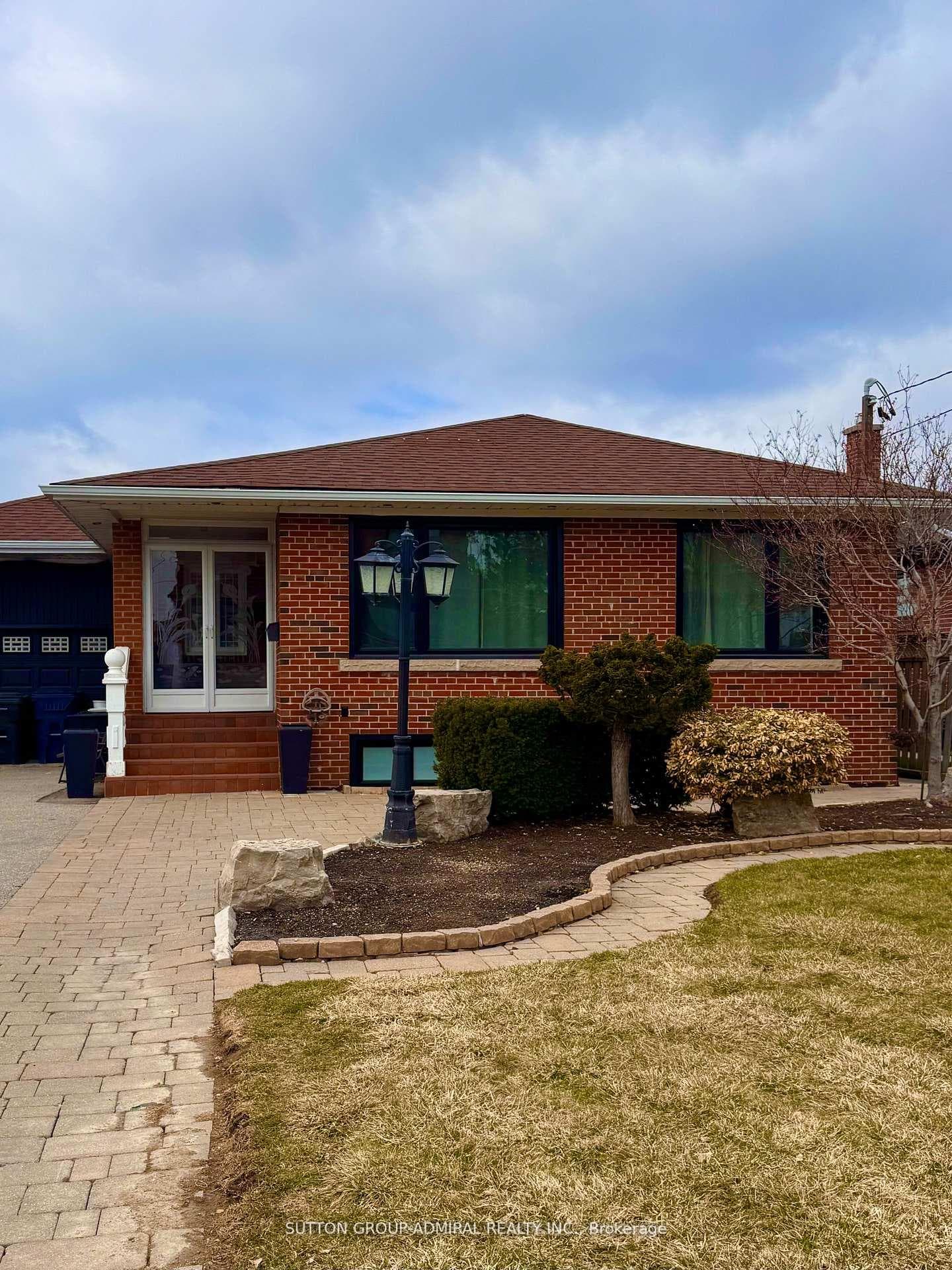 6 Frankfort Avenue Unit Lower, York / Weston, ON M6L 2Y2 - Photo 1
