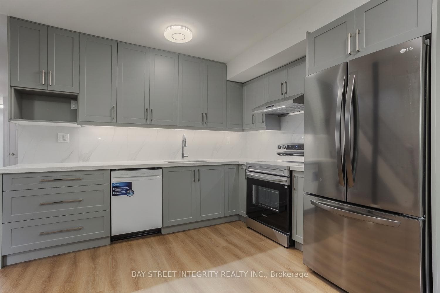 19 D'arcy Street, Downtown Toronto / Waterfront, ON M5T 1J8 - Photo 1