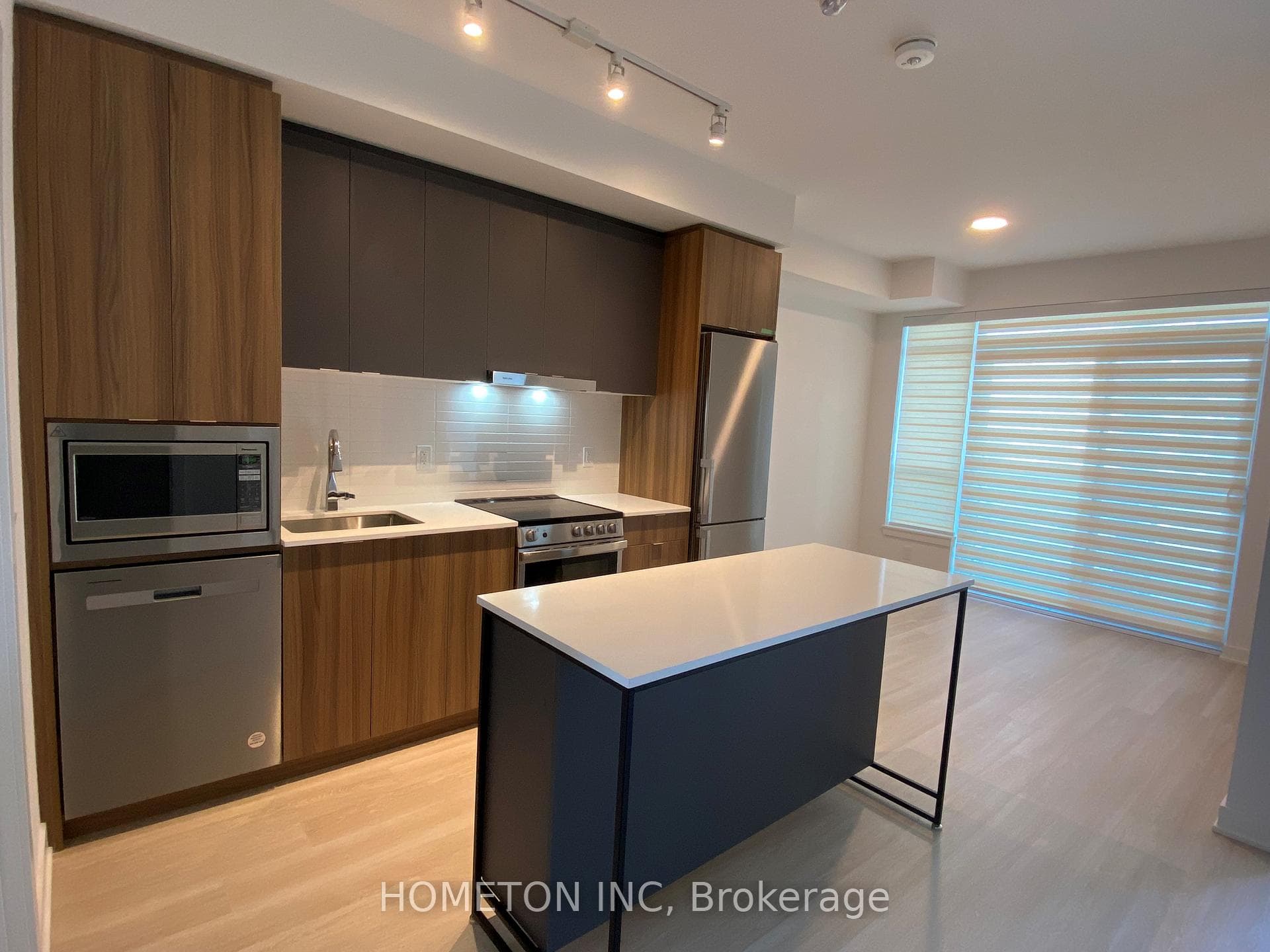 50 Upper Mall Way Unit B528, Vaughan, ON L4J 0L8 - Photo 1