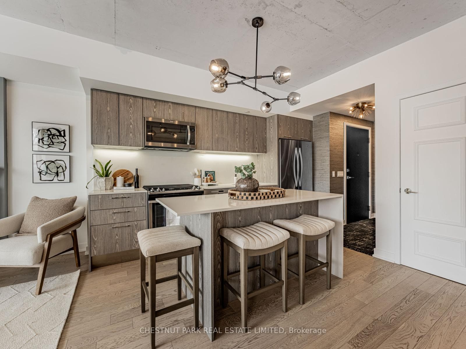 Large Kitchen with Island