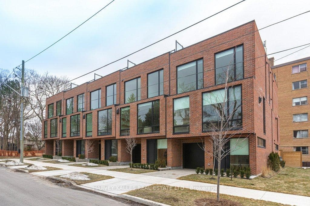 32 Evergreen Gardens, Flemingdon Park / Don Mills, ON M4G 1C5 - Photo 1